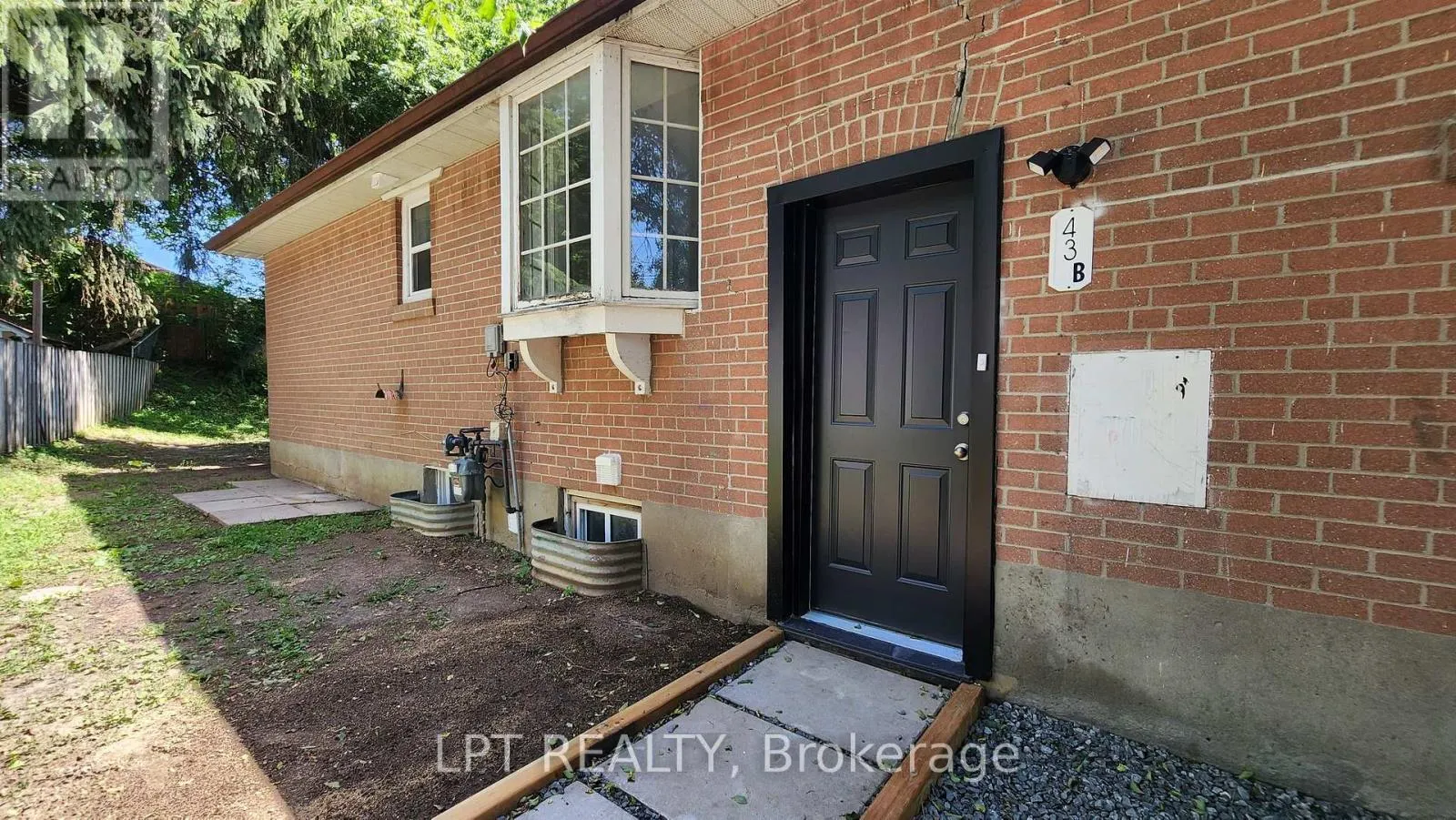43 NEWBURY DRIVE
