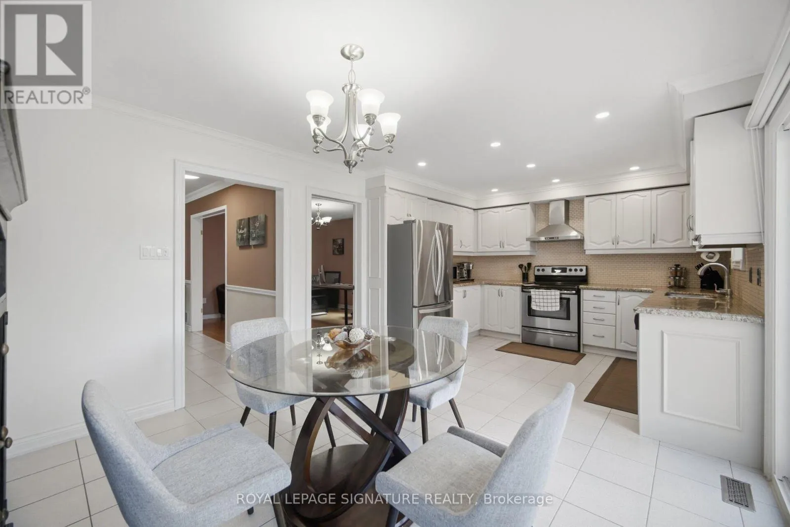 85 FIFEFIELD DRIVE