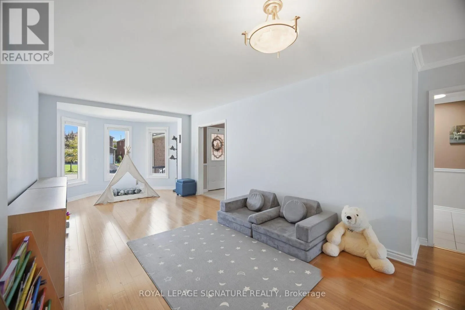85 FIFEFIELD DRIVE