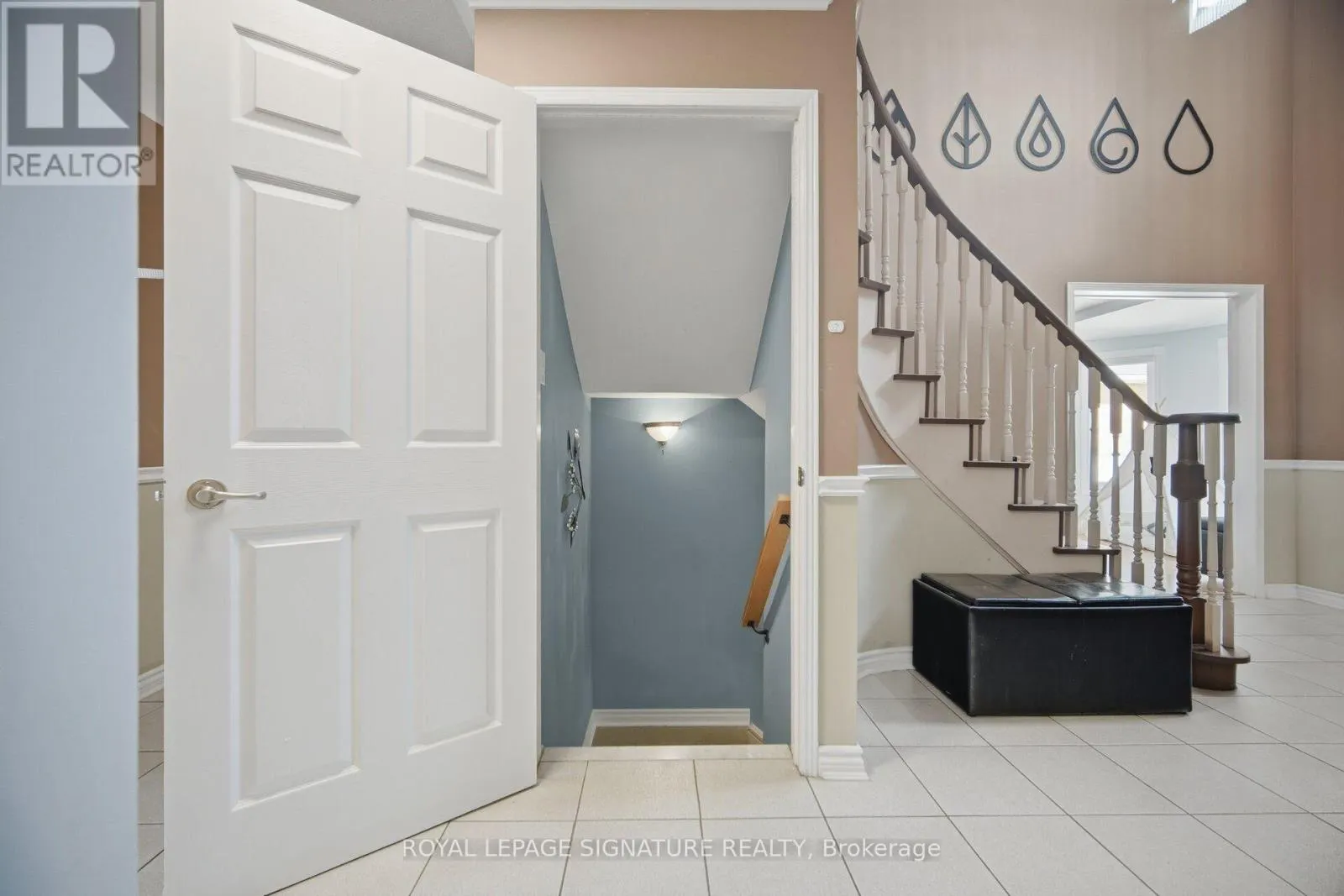 85 FIFEFIELD DRIVE