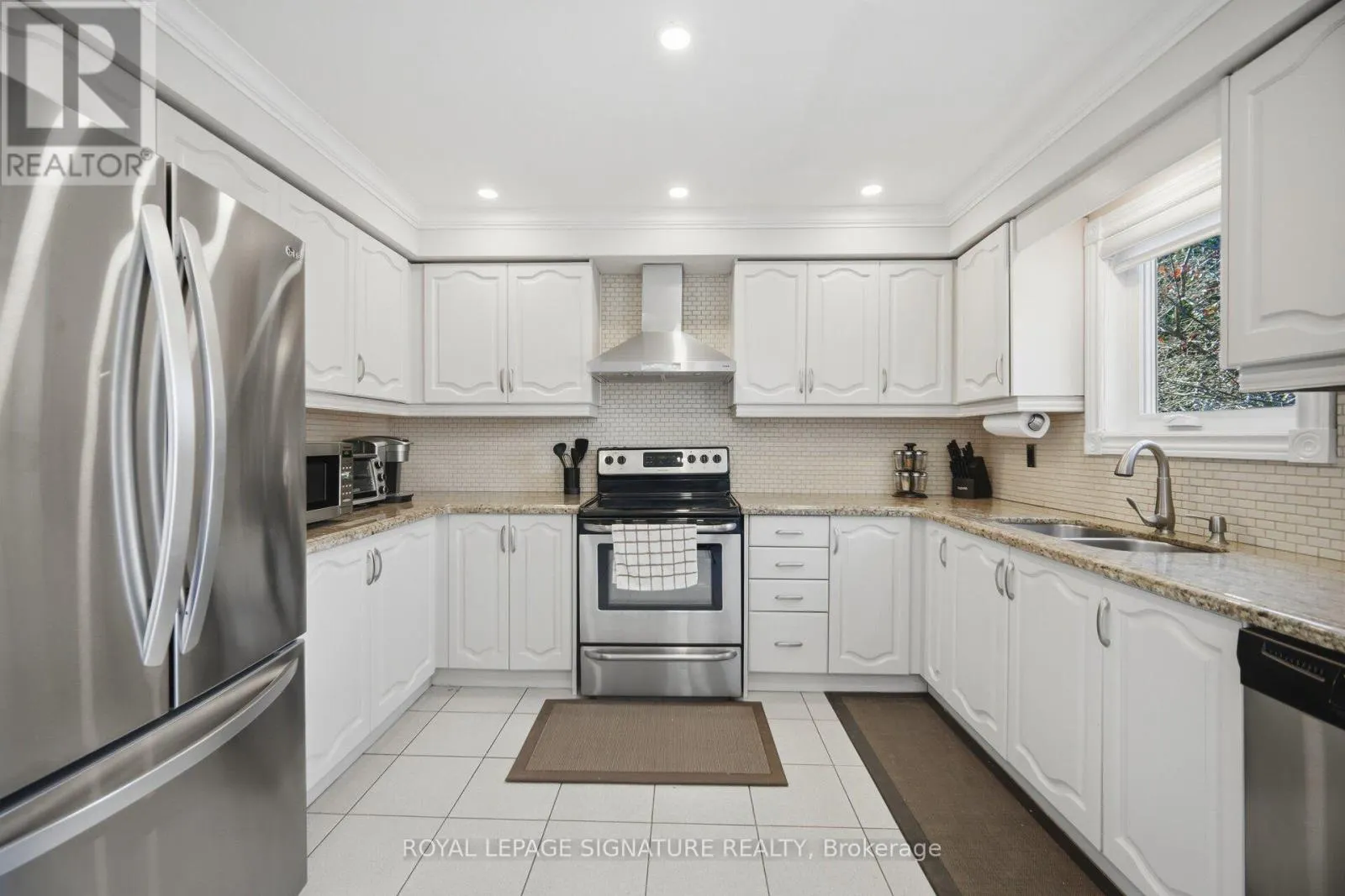 85 FIFEFIELD DRIVE