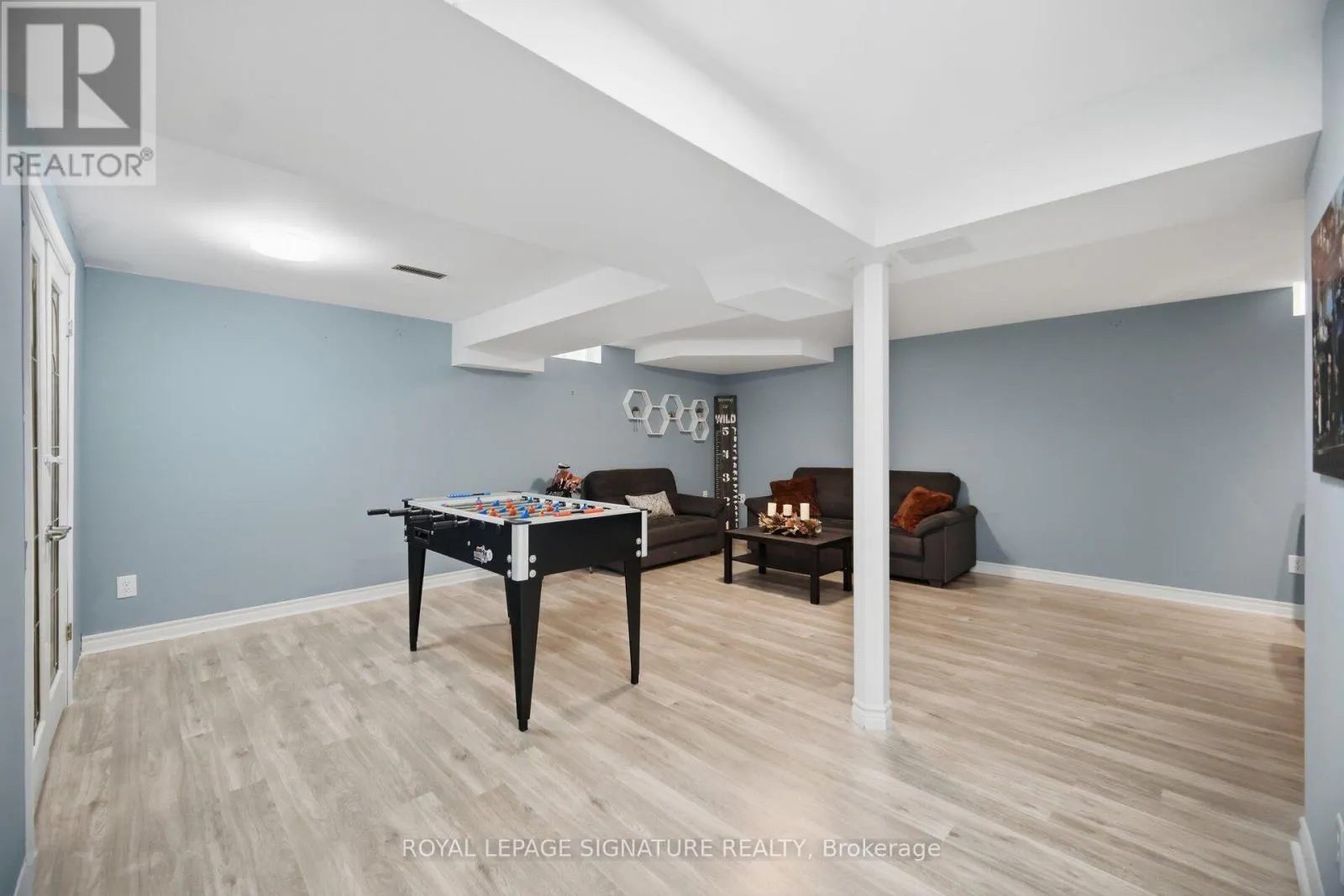 85 FIFEFIELD DRIVE