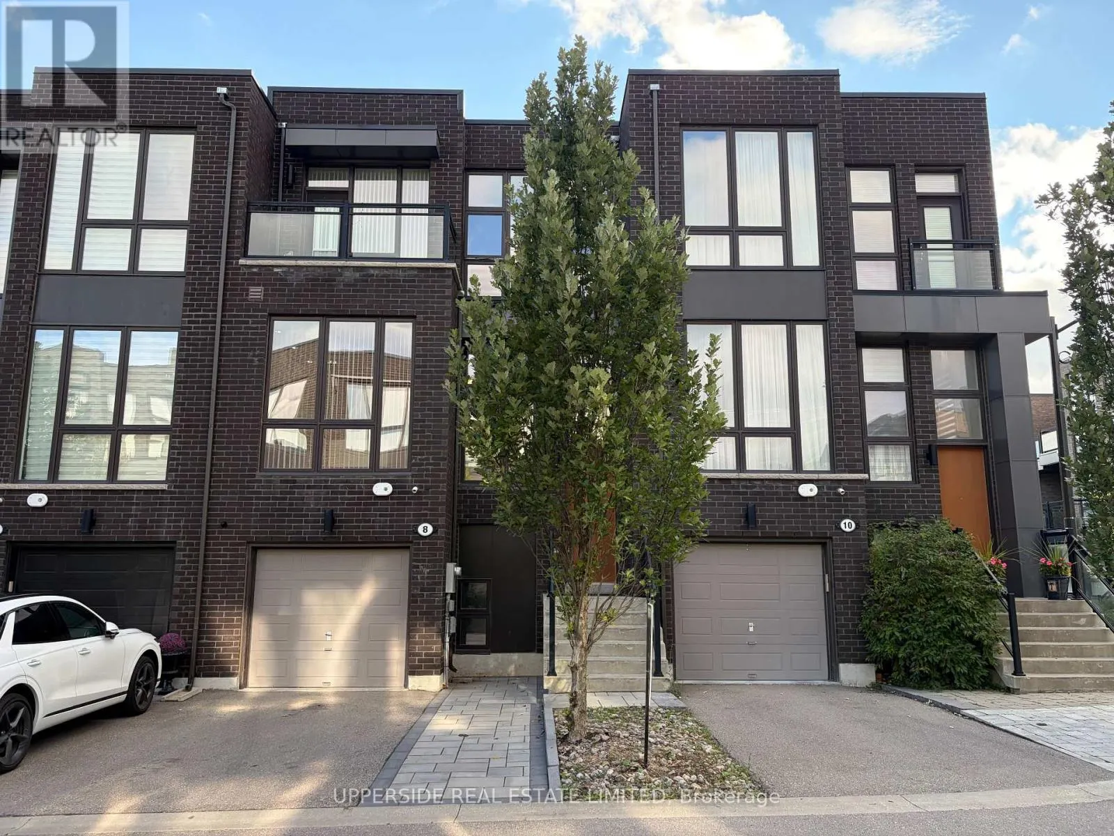 8 SABLE ROAD