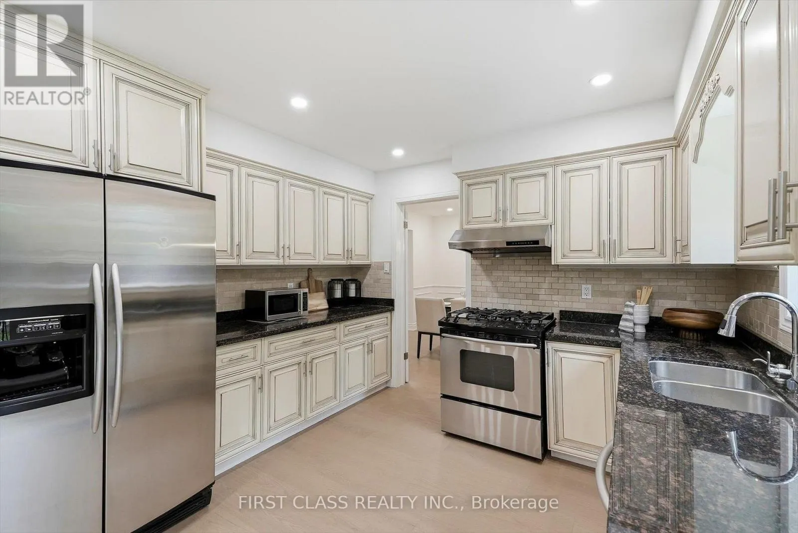 9 BRIARWOOD ROAD