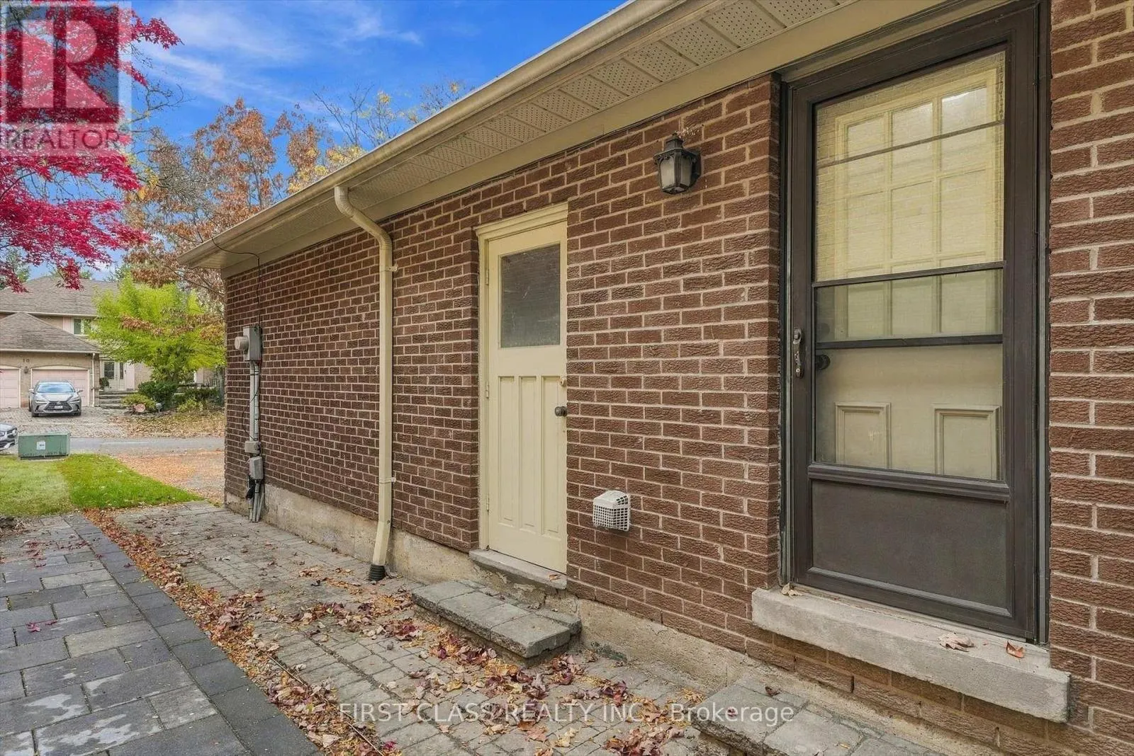 9 BRIARWOOD ROAD
