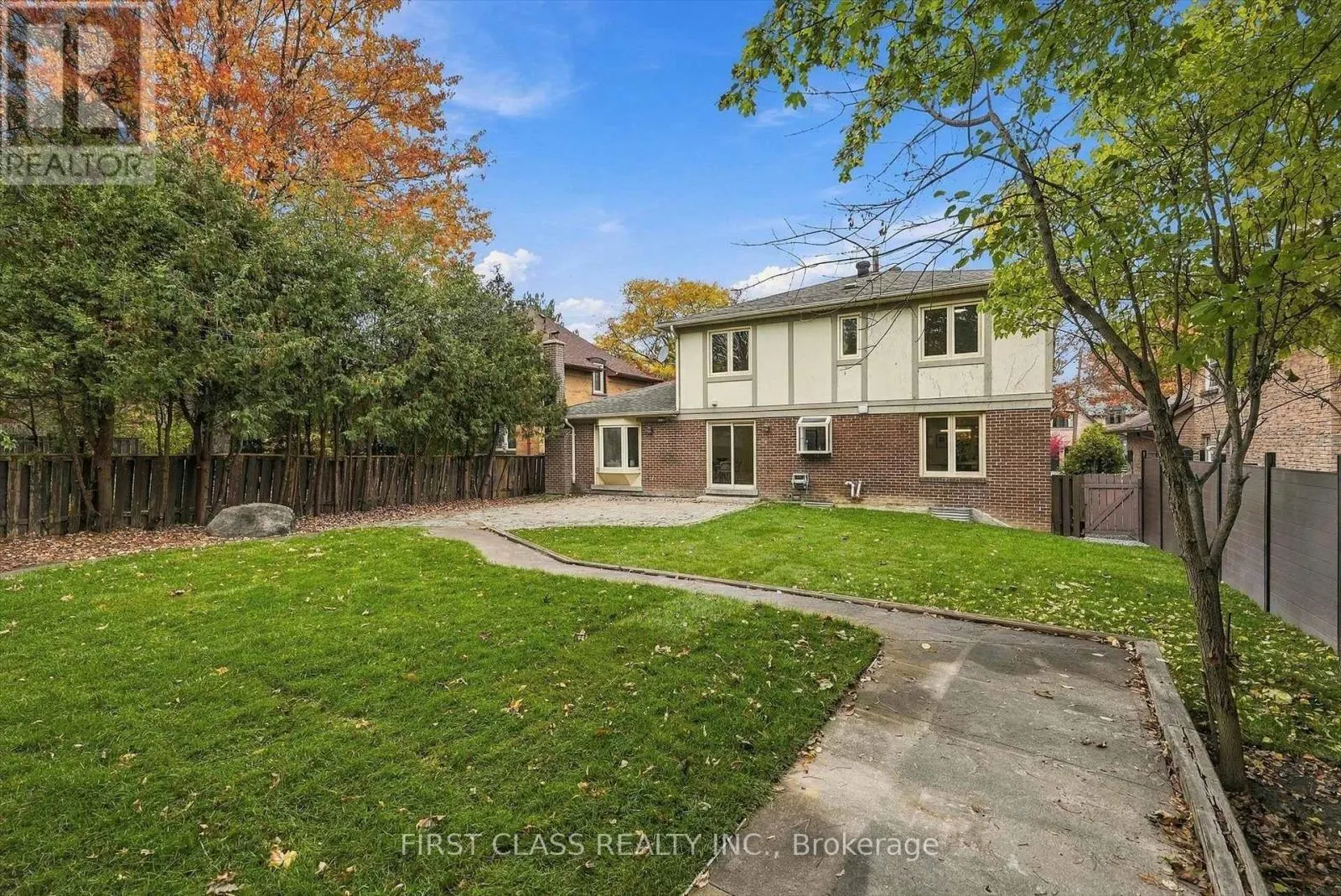 9 BRIARWOOD ROAD