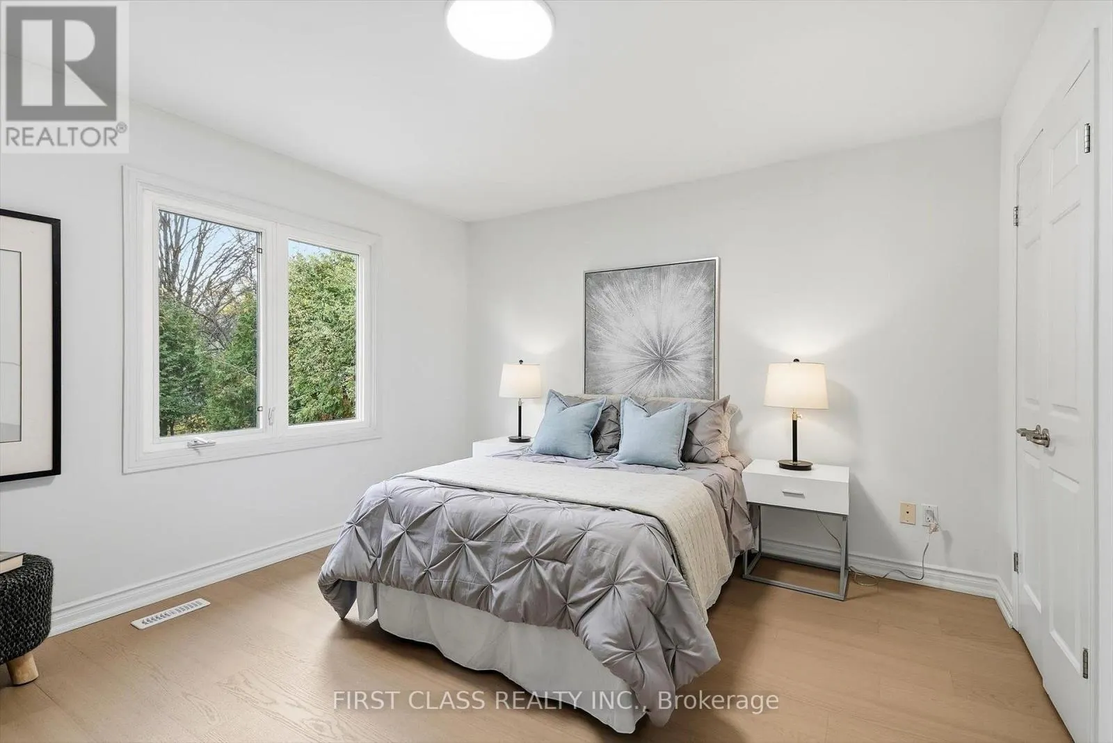 9 BRIARWOOD ROAD
