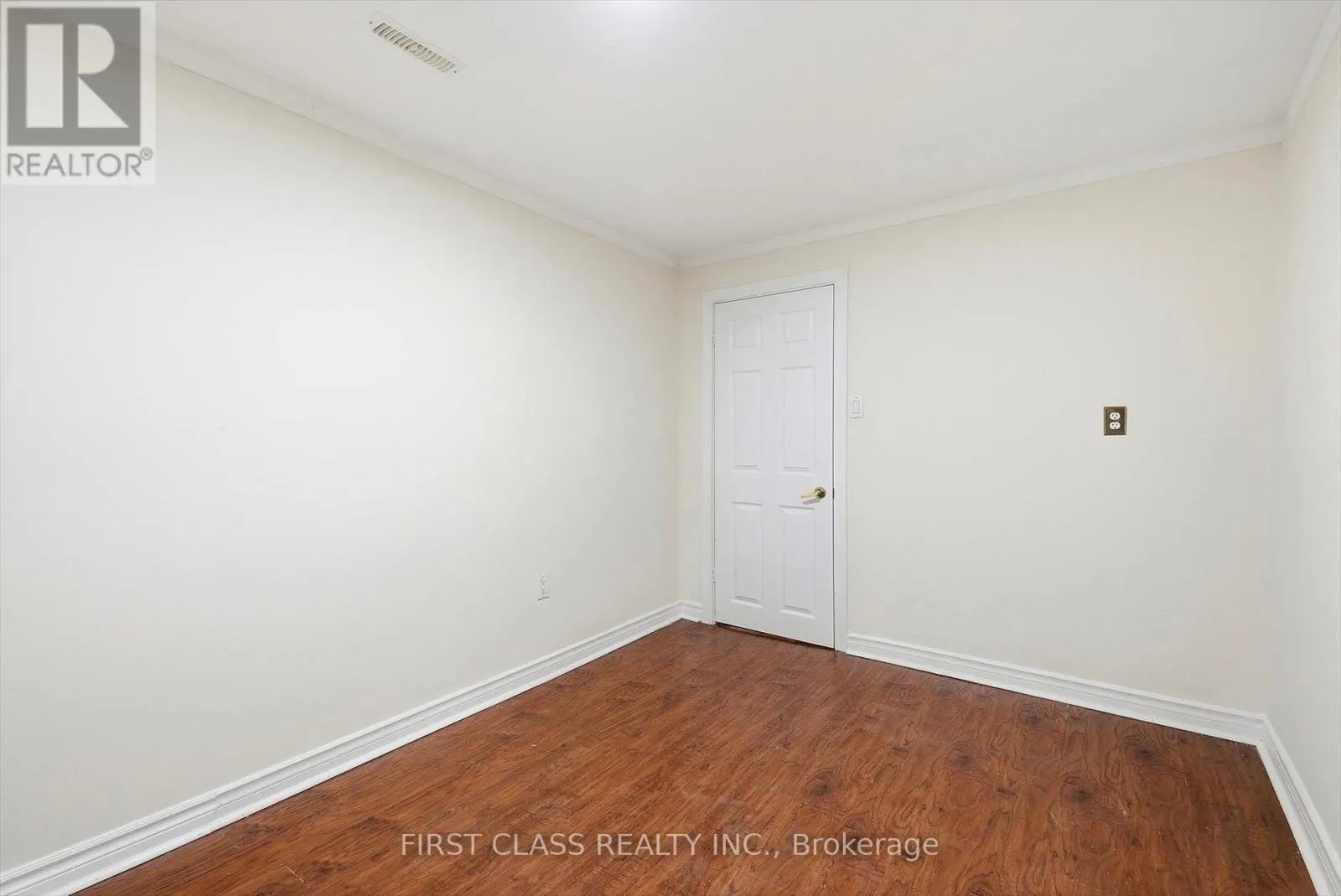 9 BRIARWOOD ROAD