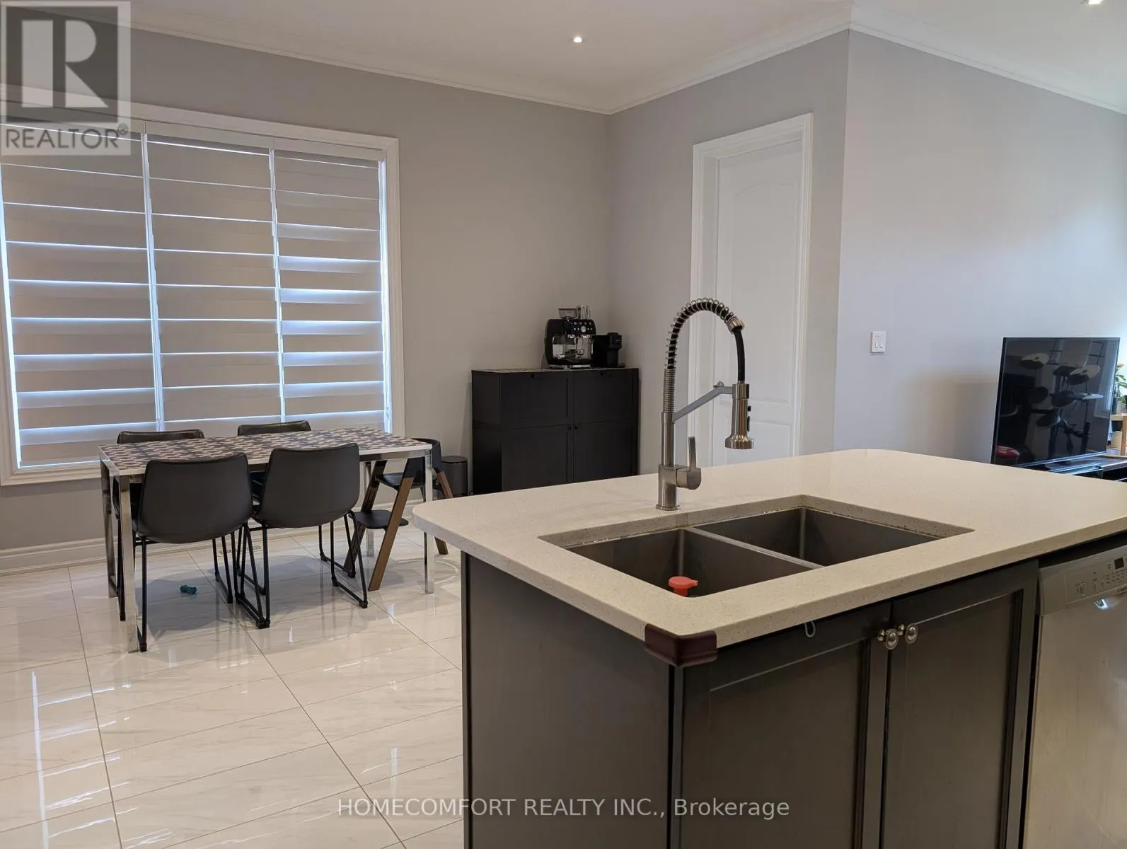 230 PARADELLE DRIVE