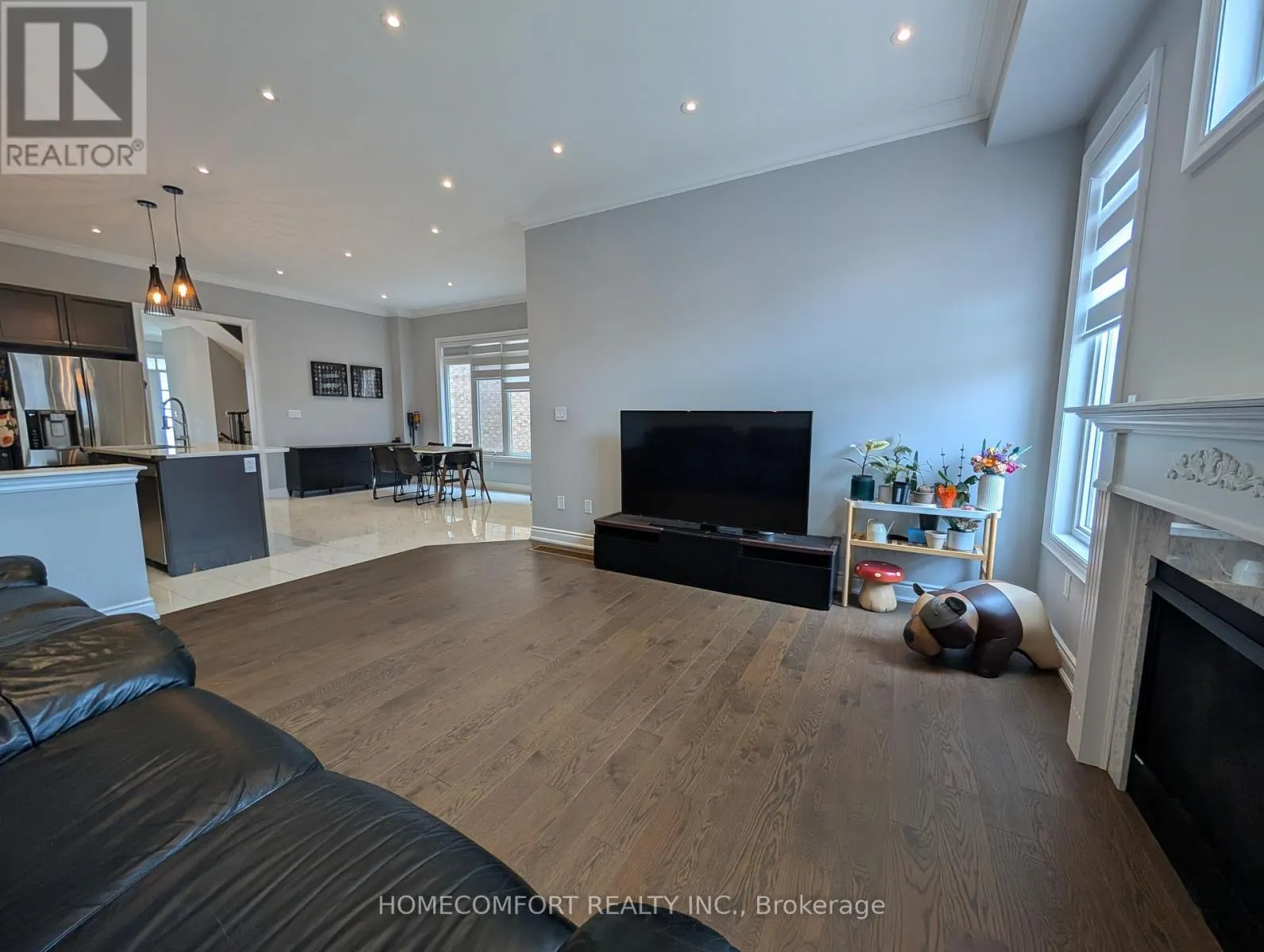 230 PARADELLE DRIVE