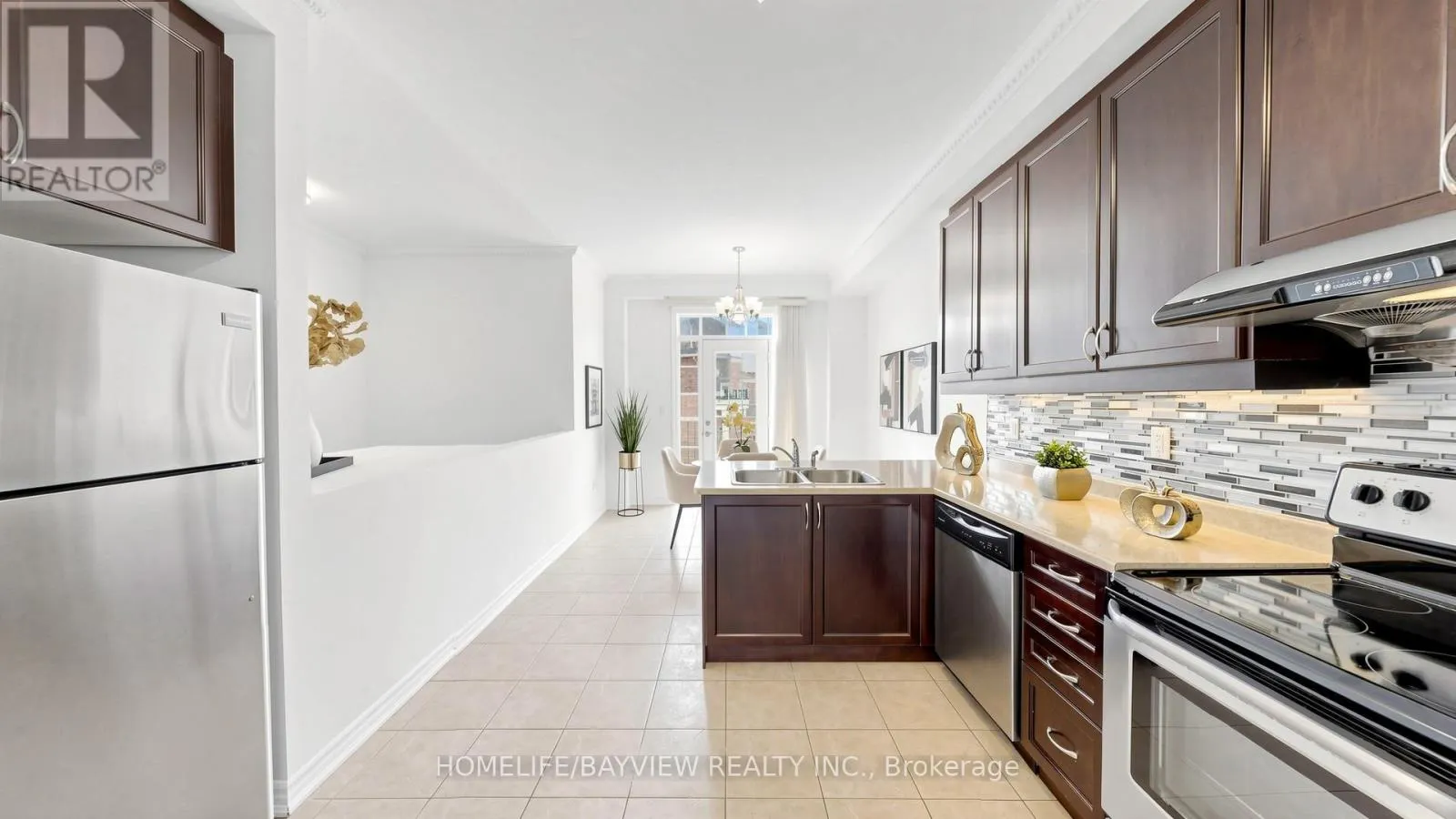 10981 WOODBINE AVENUE