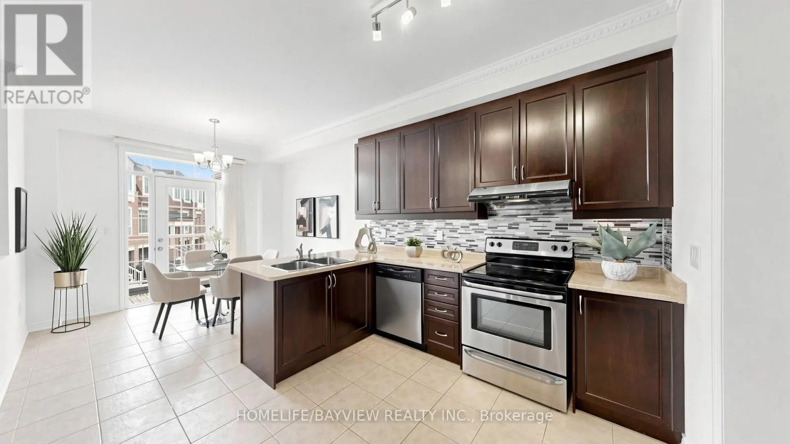 10981 WOODBINE AVENUE