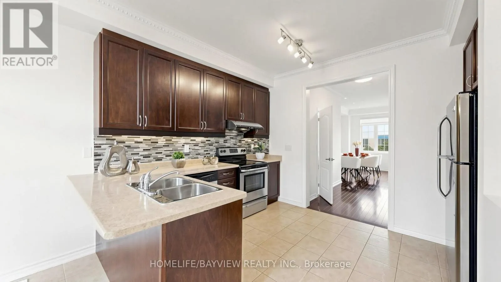 10981 WOODBINE AVENUE