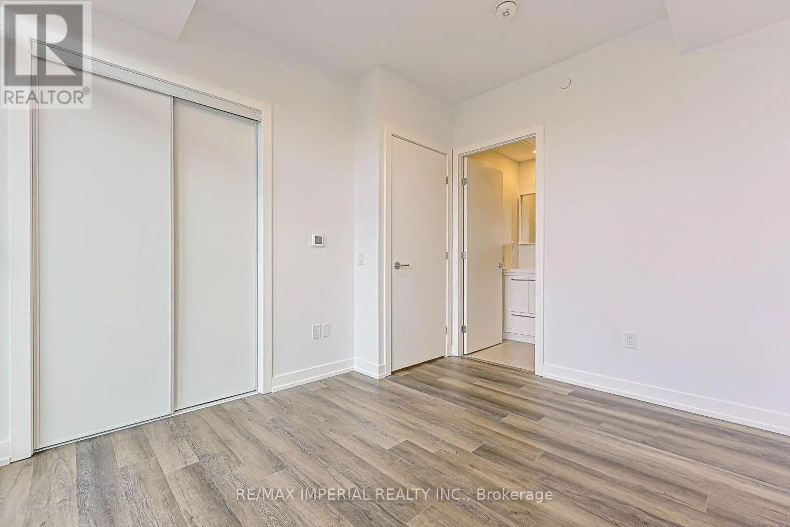 1011 - 5 MEADOWDALE ROAD