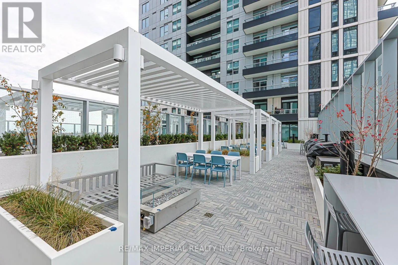 1011 - 5 MEADOWDALE ROAD