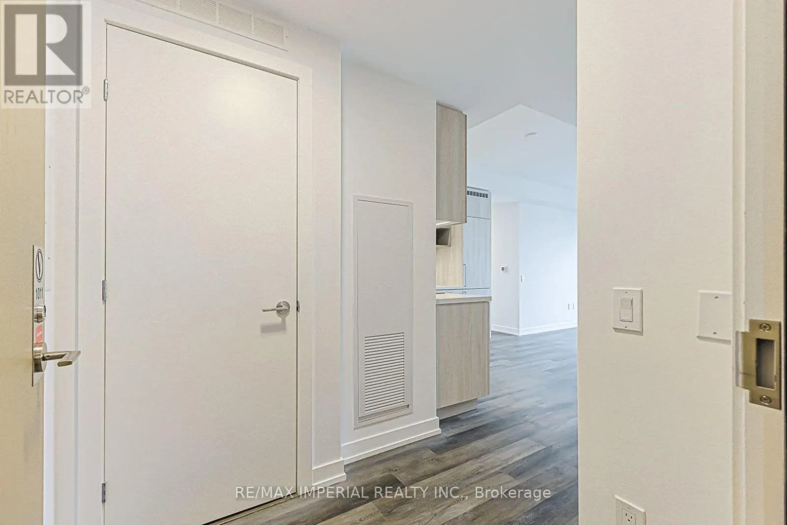1011 - 5 MEADOWDALE ROAD