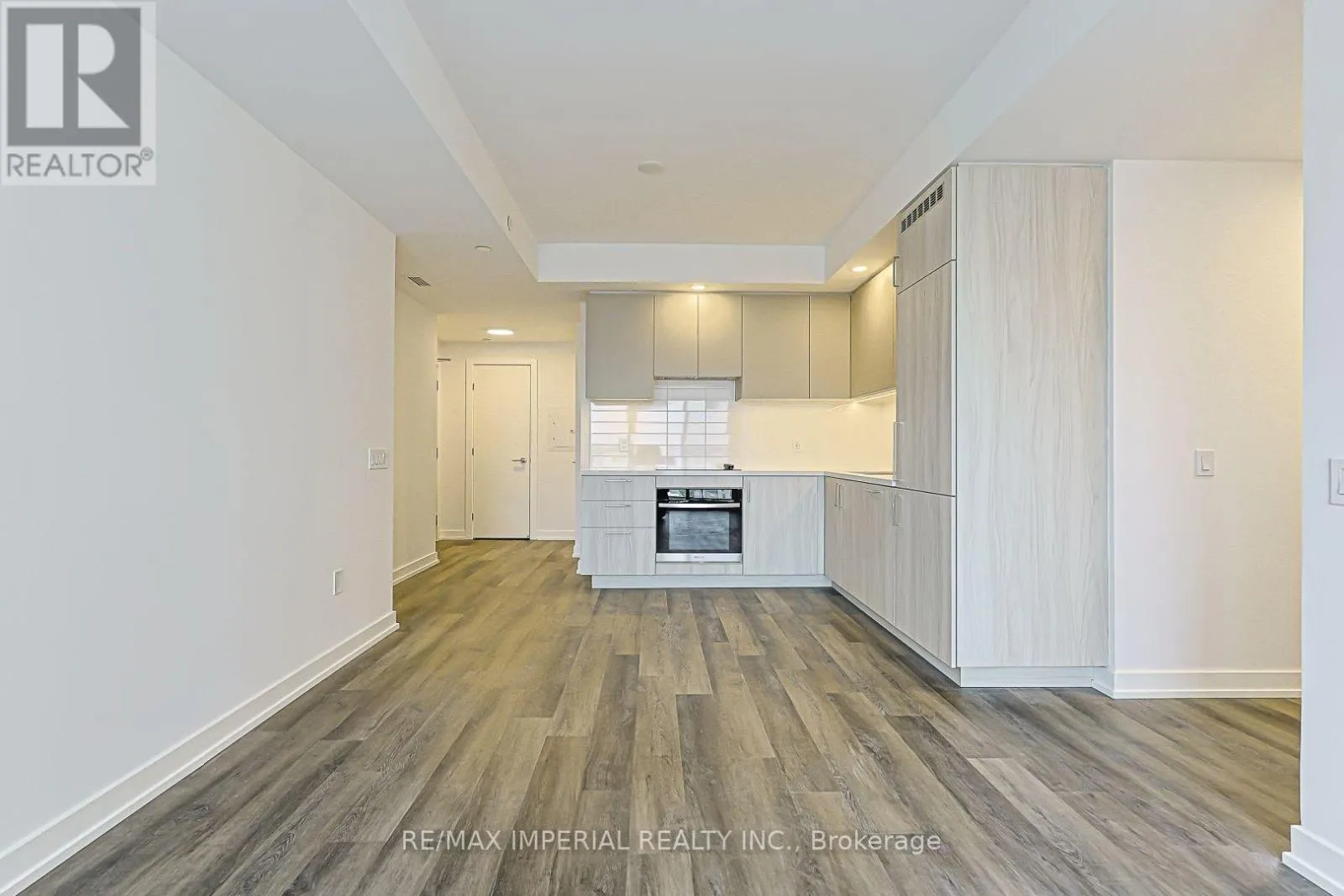 1011 - 5 MEADOWDALE ROAD