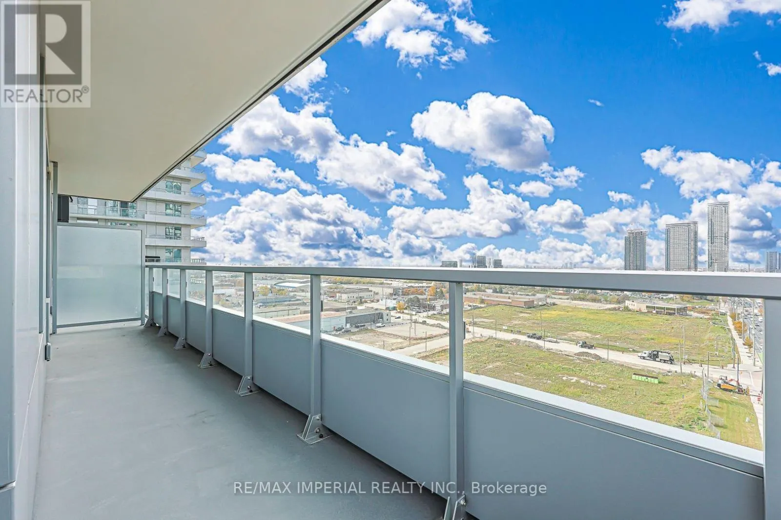 1011 - 5 MEADOWDALE ROAD