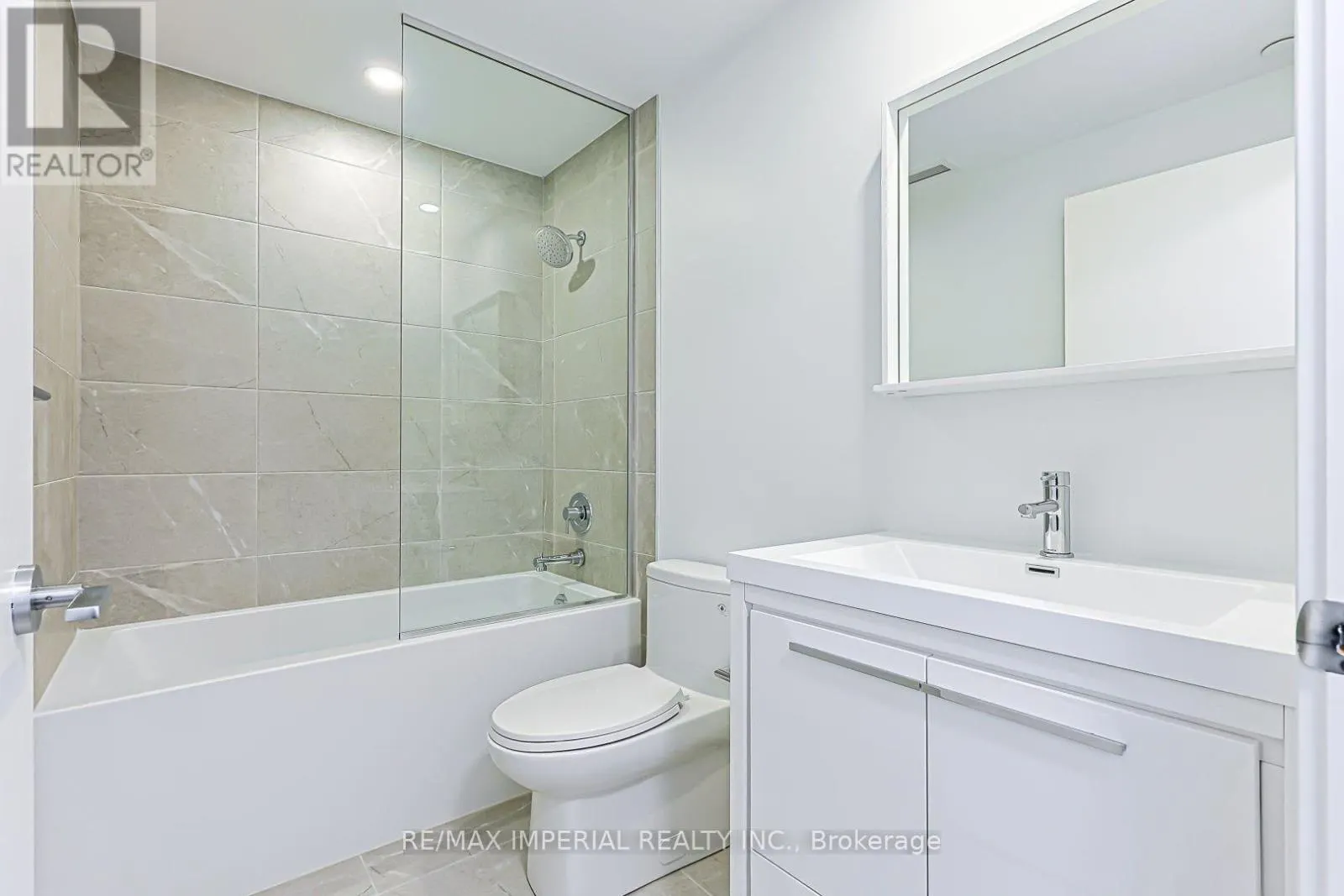 1011 - 5 MEADOWDALE ROAD