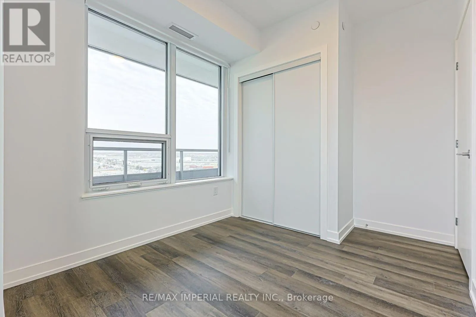 1011 - 5 MEADOWDALE ROAD