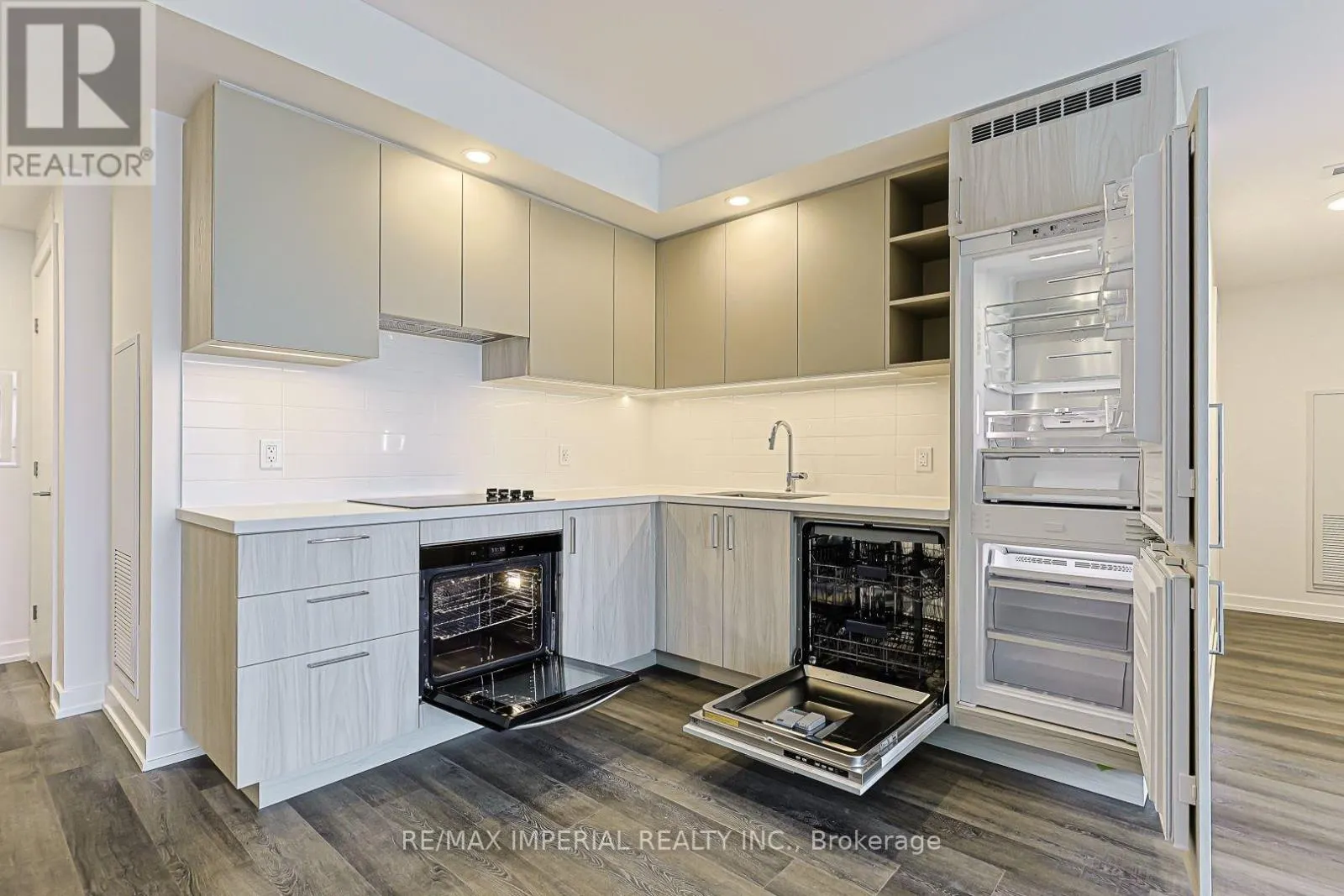 1011 - 5 MEADOWDALE ROAD