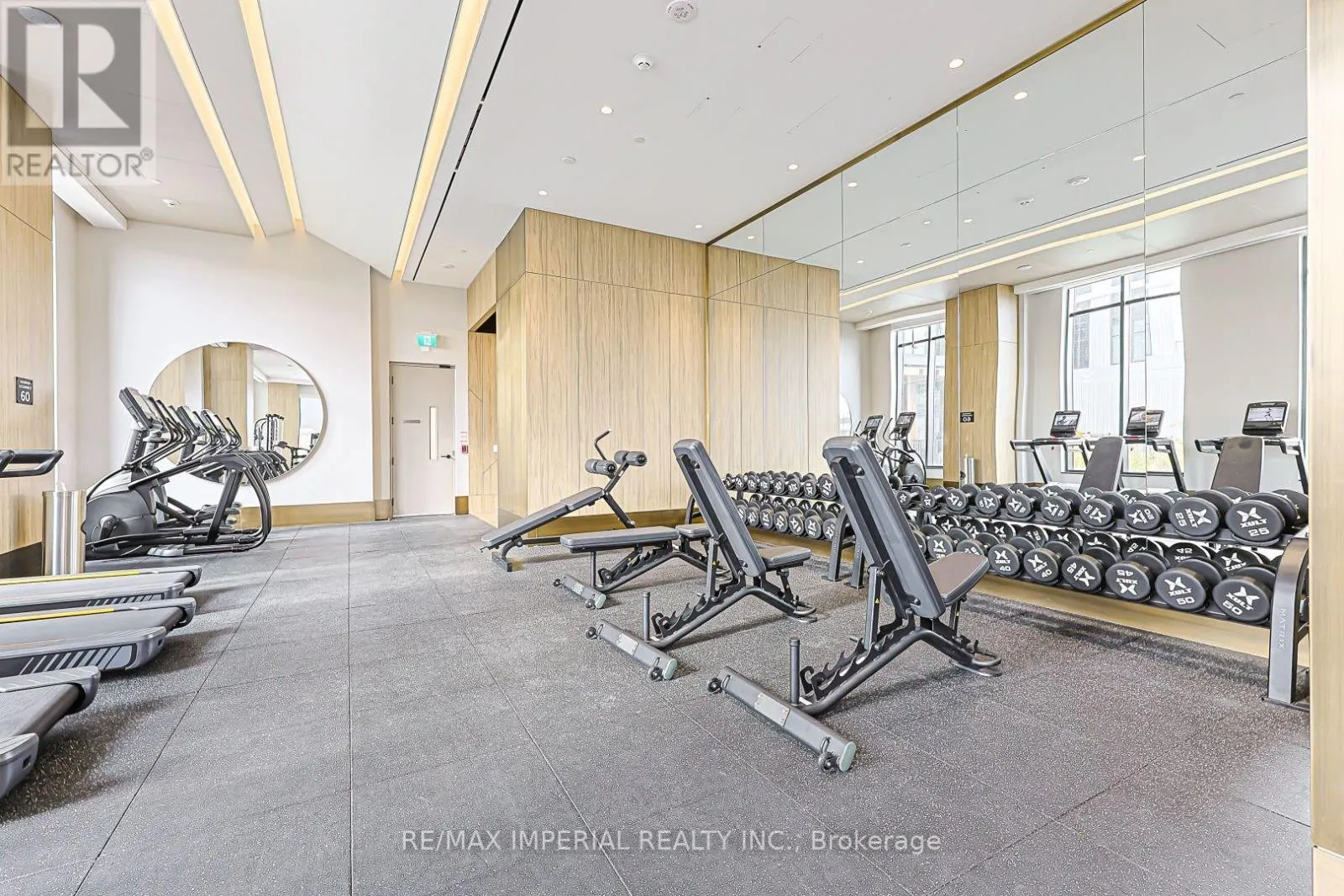 1011 - 5 MEADOWDALE ROAD