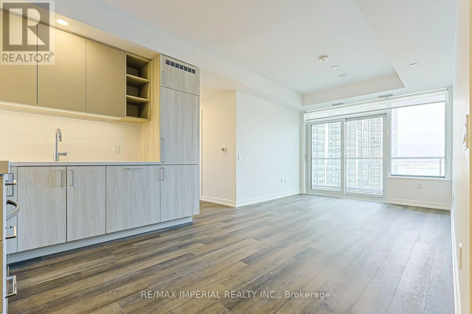 1011 - 5 MEADOWDALE ROAD