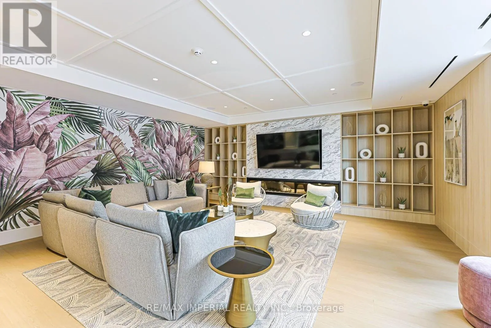 1011 - 5 MEADOWDALE ROAD