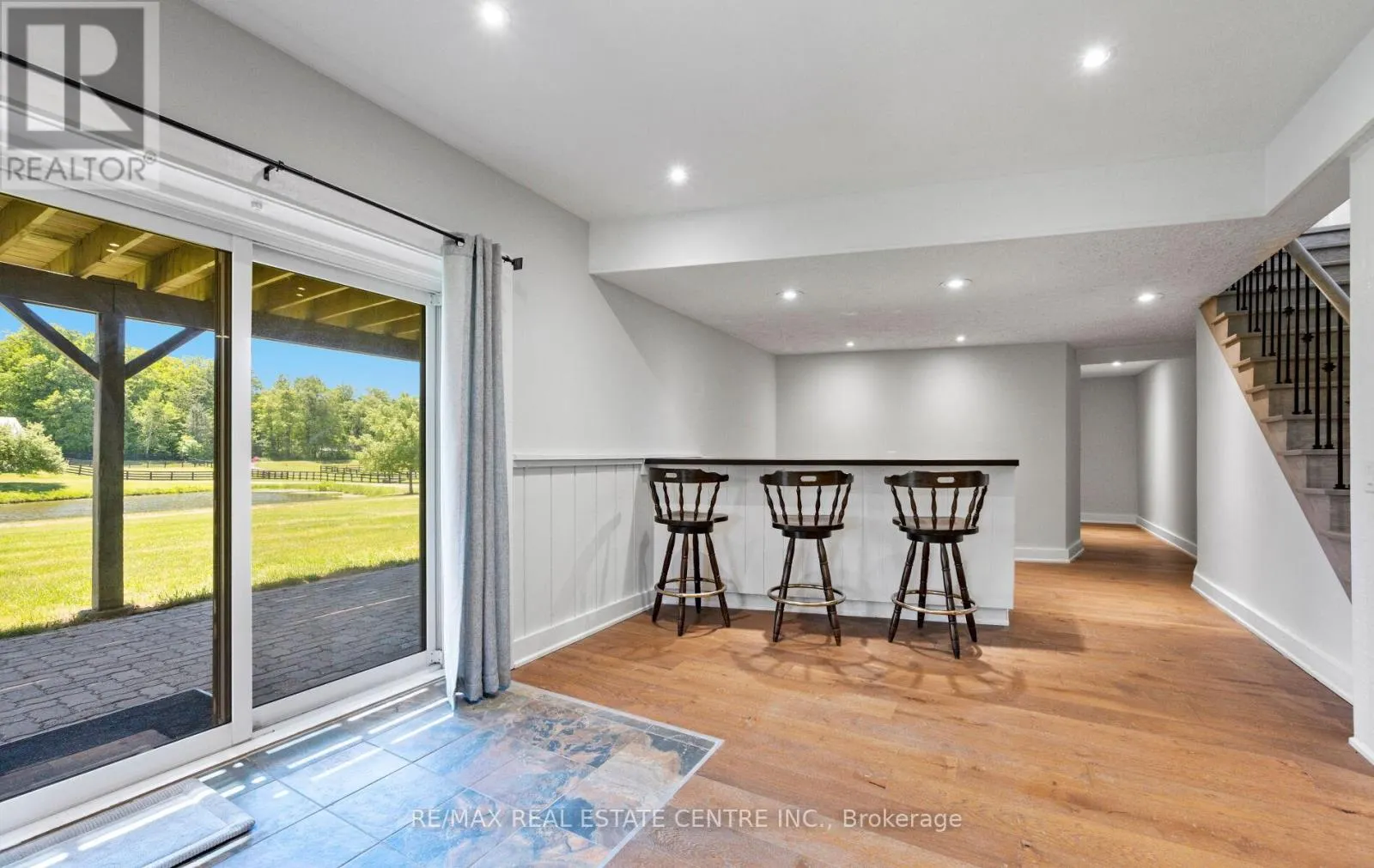 6375 17TH SIDEROAD