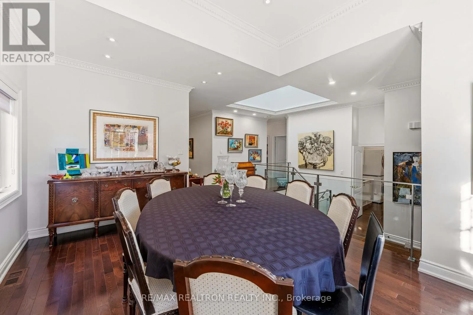 18 GLENFOREST DRIVE