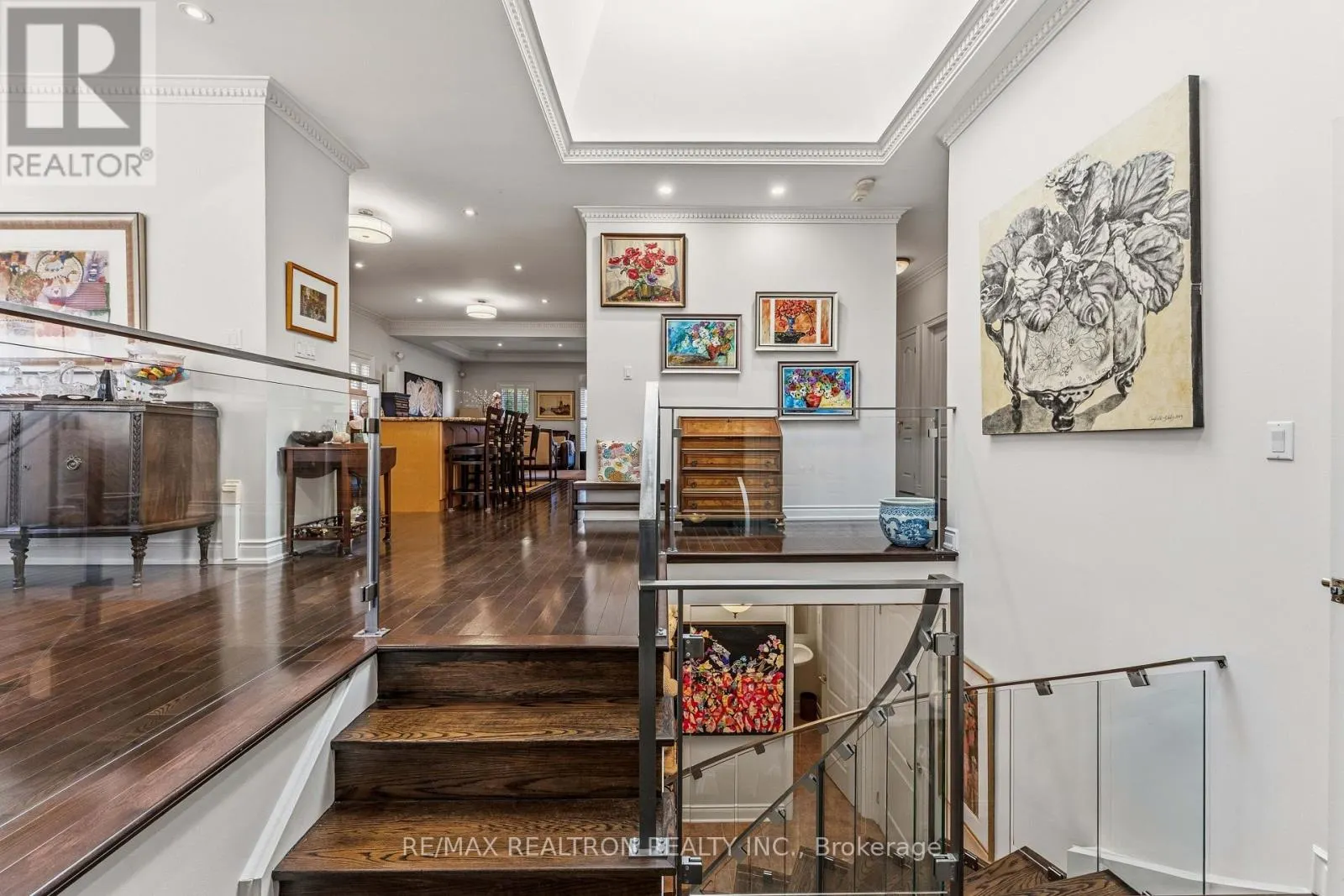 18 GLENFOREST DRIVE