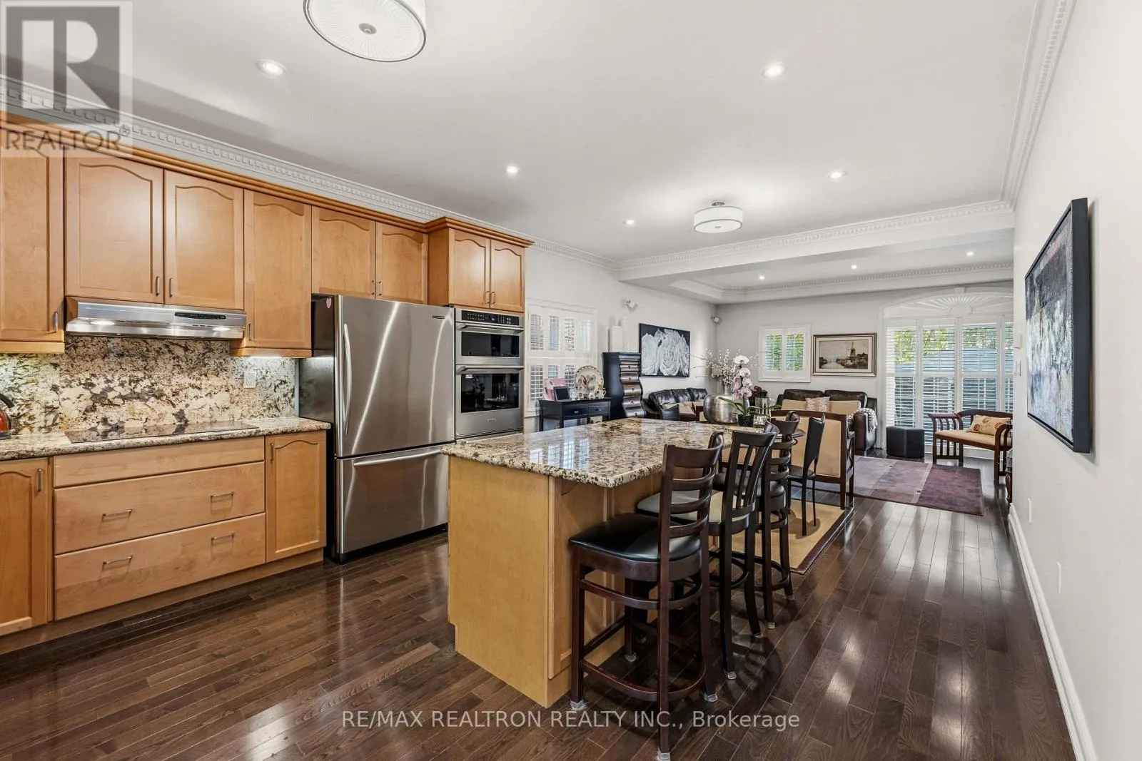 18 GLENFOREST DRIVE