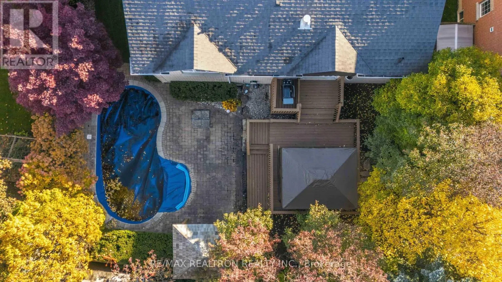 18 GLENFOREST DRIVE