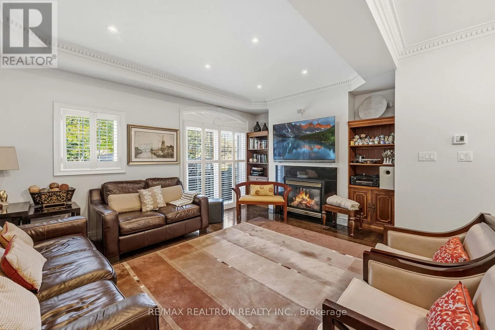 18 GLENFOREST DRIVE