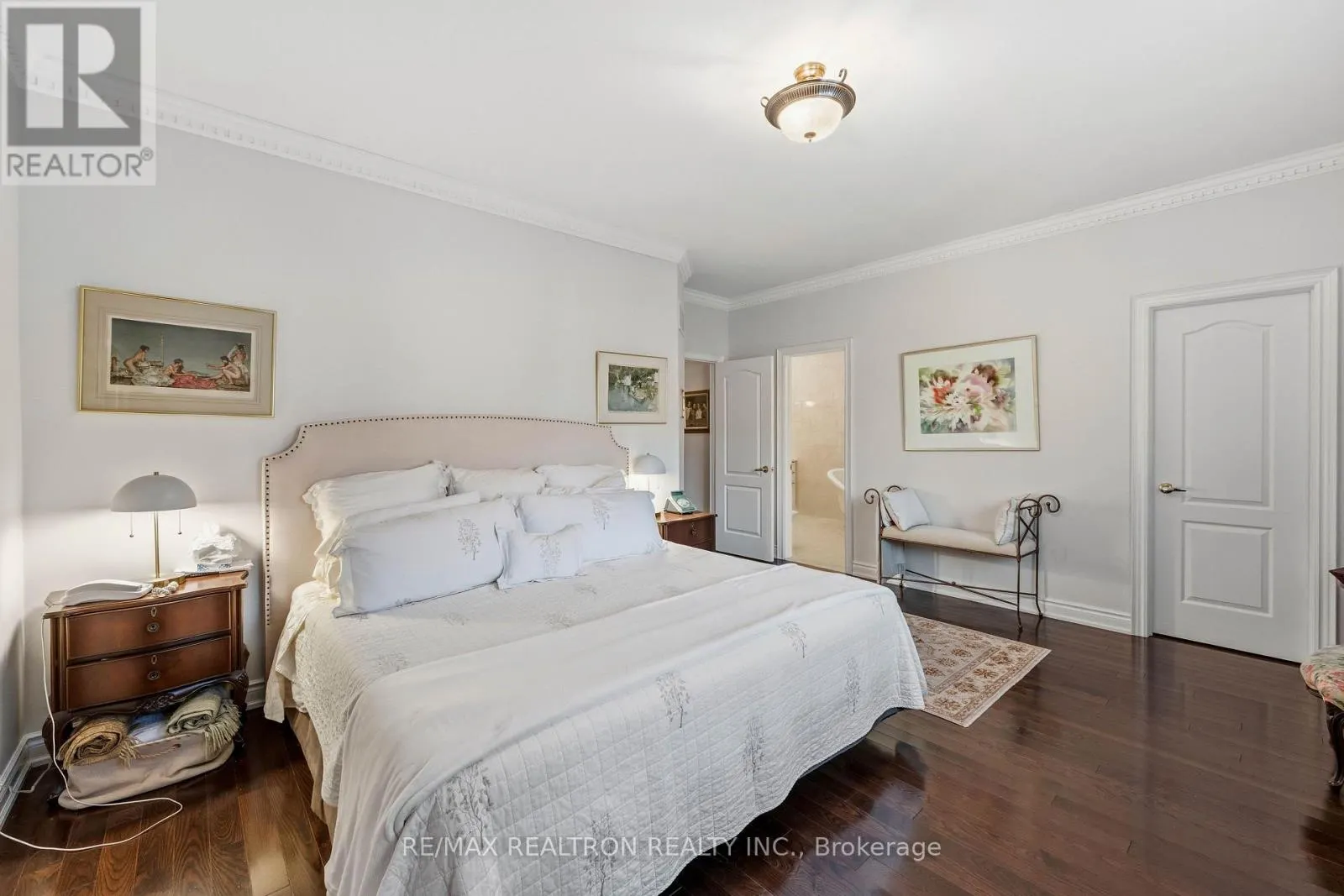 18 GLENFOREST DRIVE