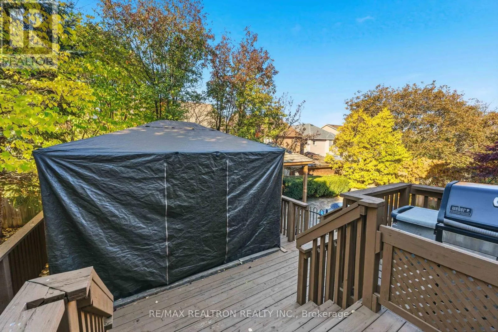 18 GLENFOREST DRIVE
