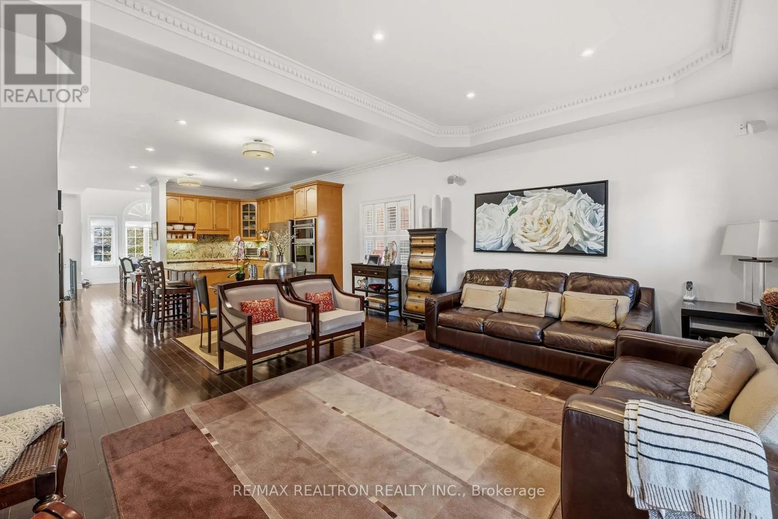 18 GLENFOREST DRIVE