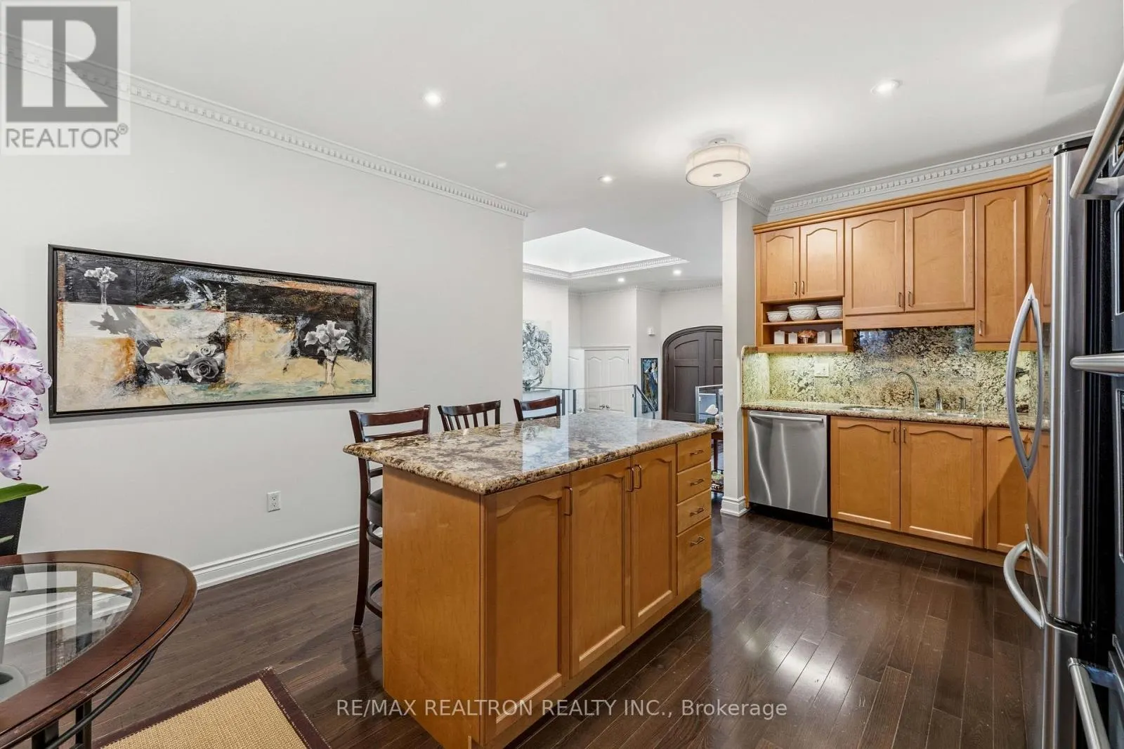 18 GLENFOREST DRIVE
