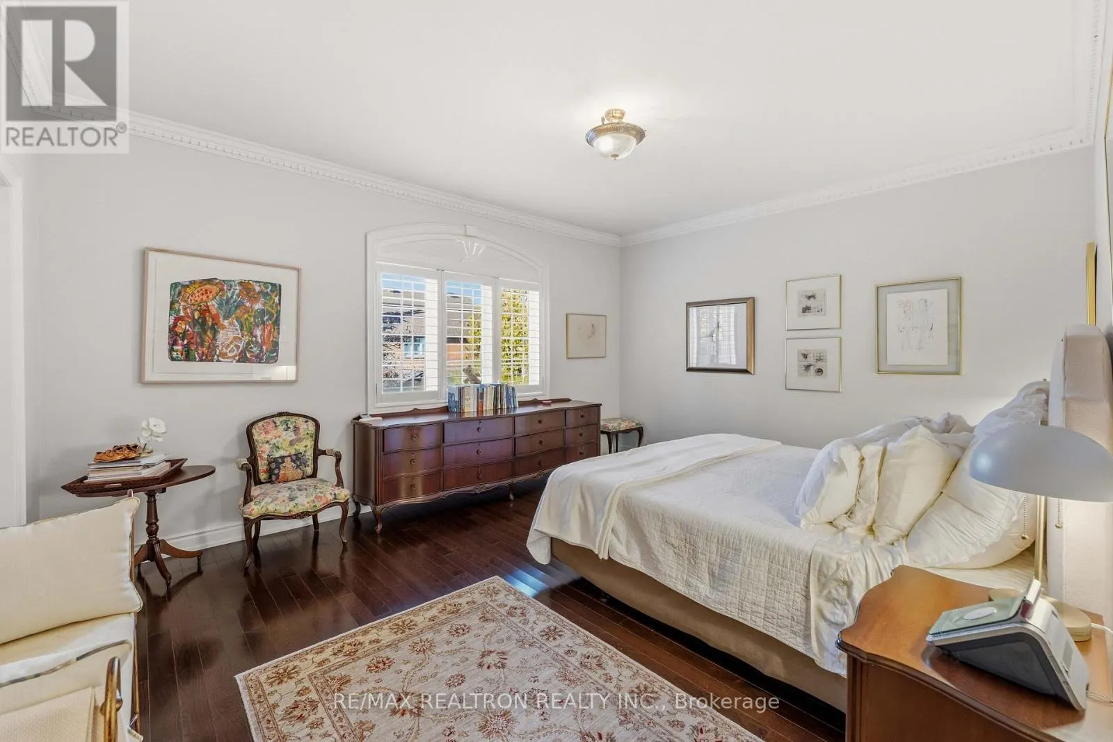 18 GLENFOREST DRIVE