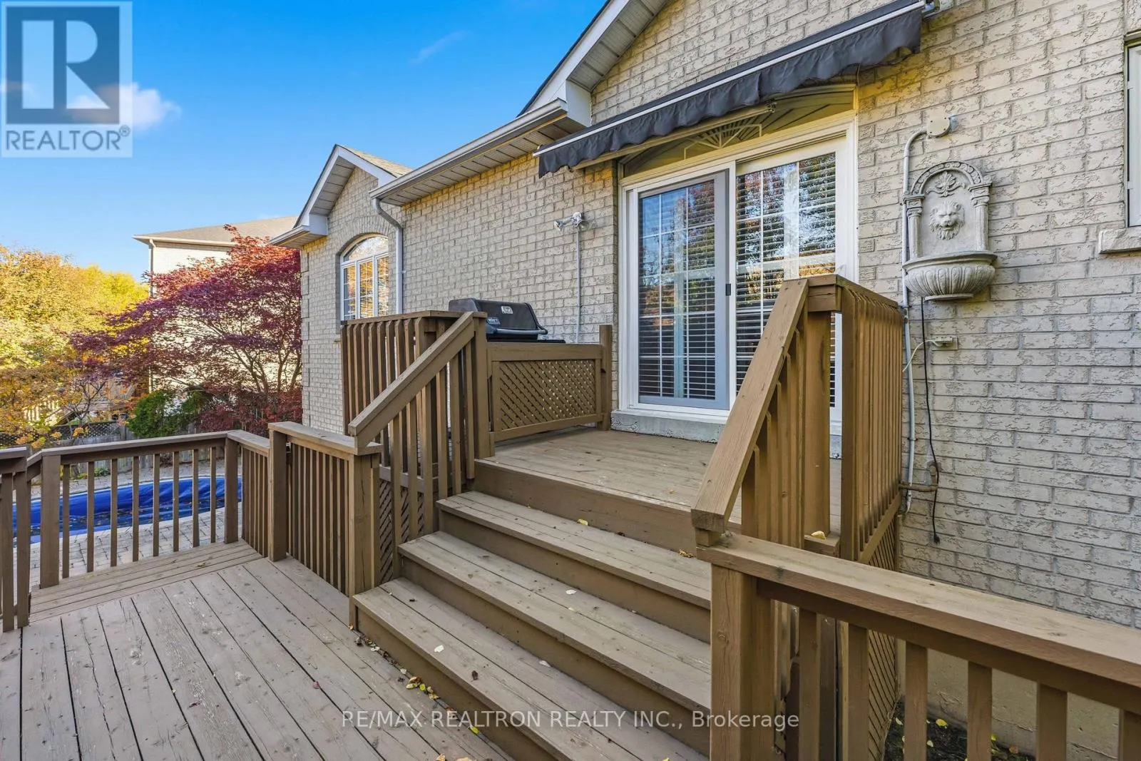 18 GLENFOREST DRIVE