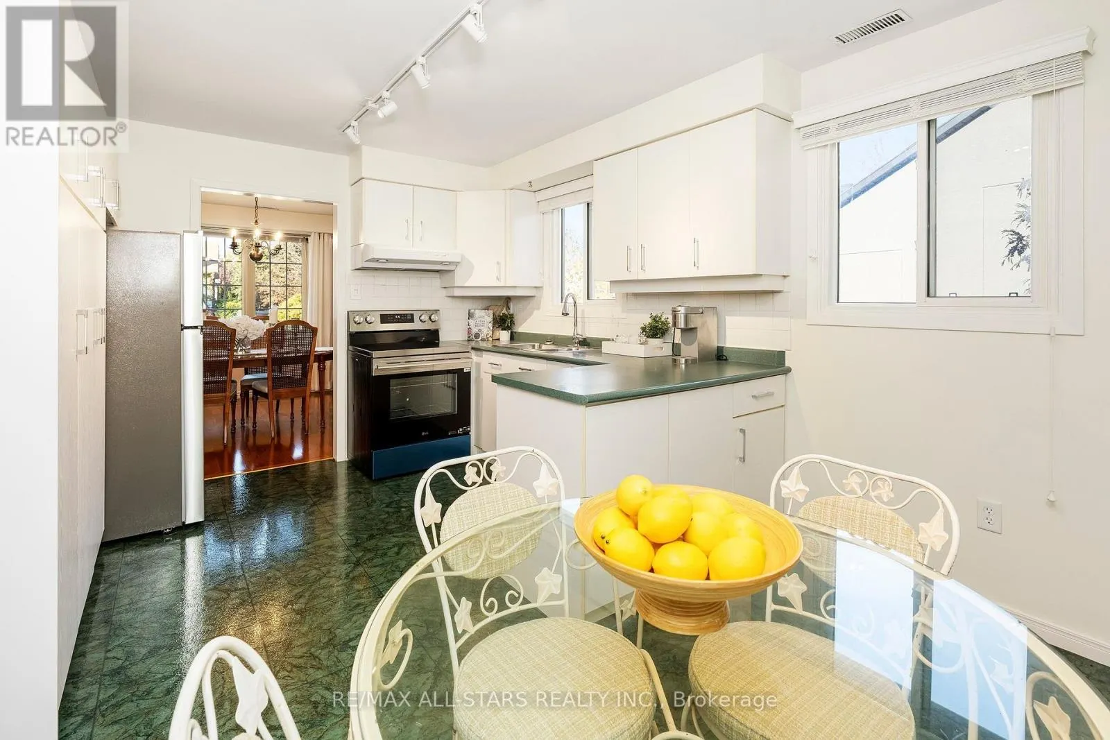 25 CAPTAIN ROLPH BOULEVARD