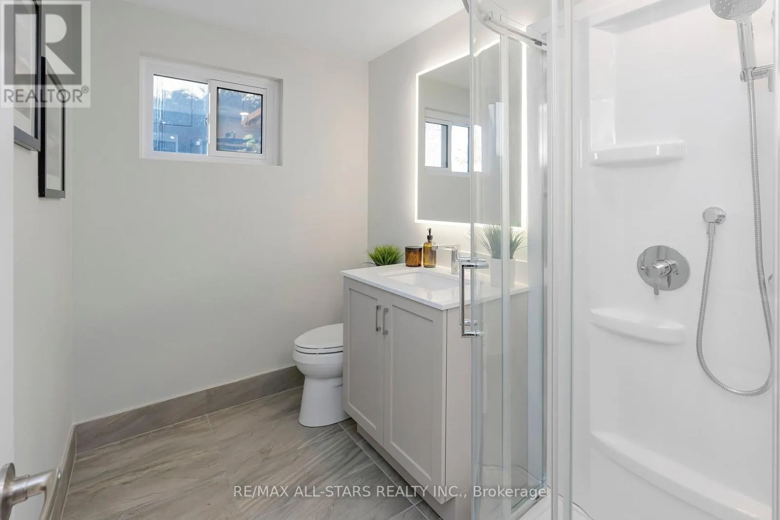 25 CAPTAIN ROLPH BOULEVARD