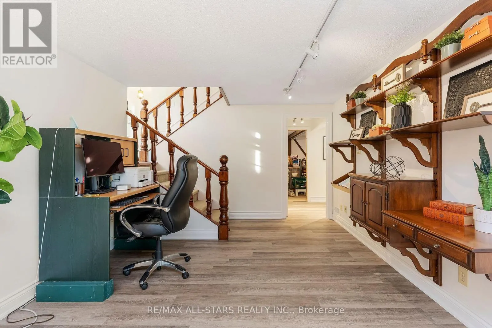25 CAPTAIN ROLPH BOULEVARD