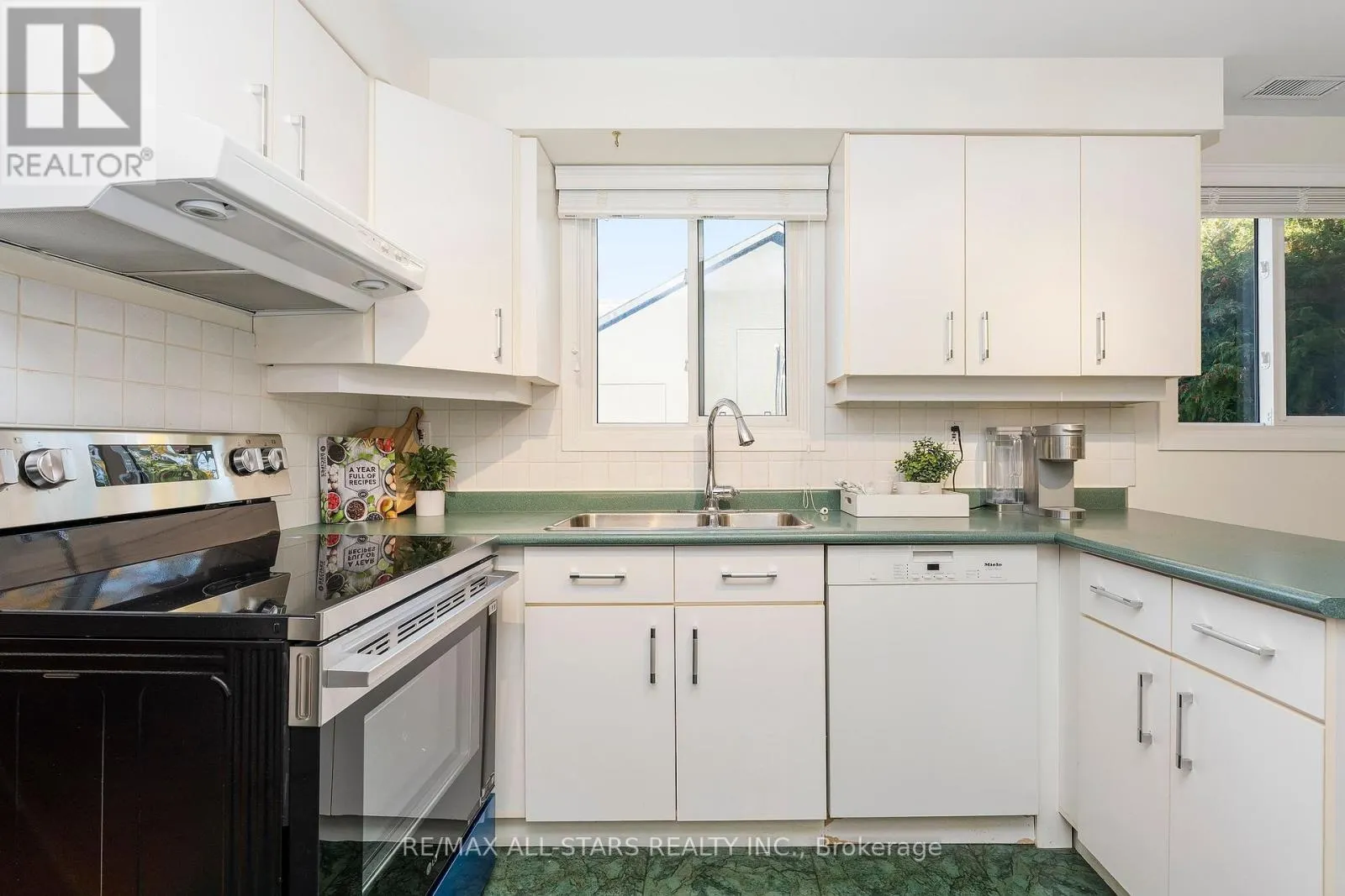25 CAPTAIN ROLPH BOULEVARD
