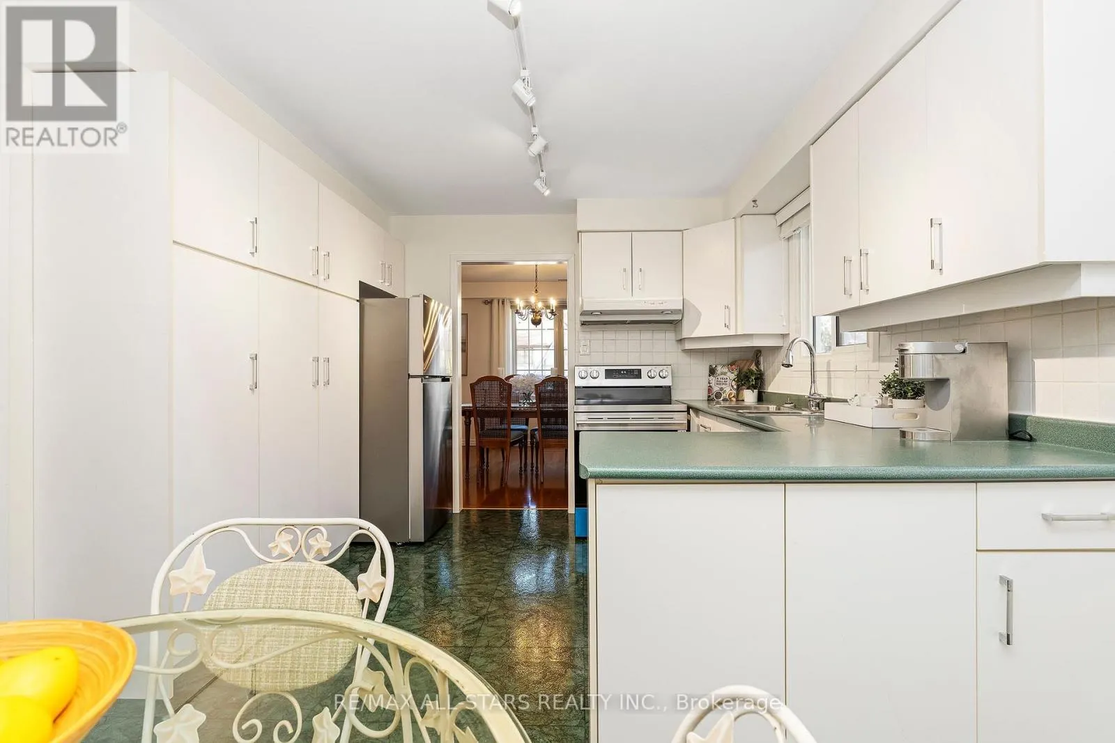 25 CAPTAIN ROLPH BOULEVARD