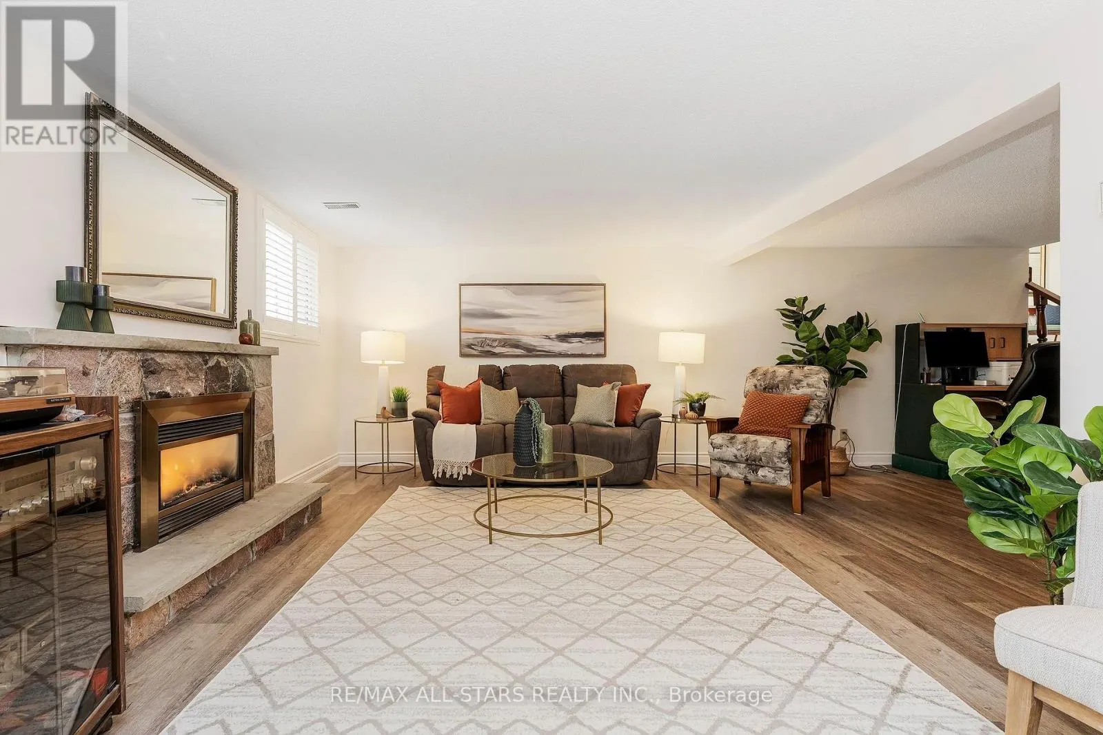 25 CAPTAIN ROLPH BOULEVARD