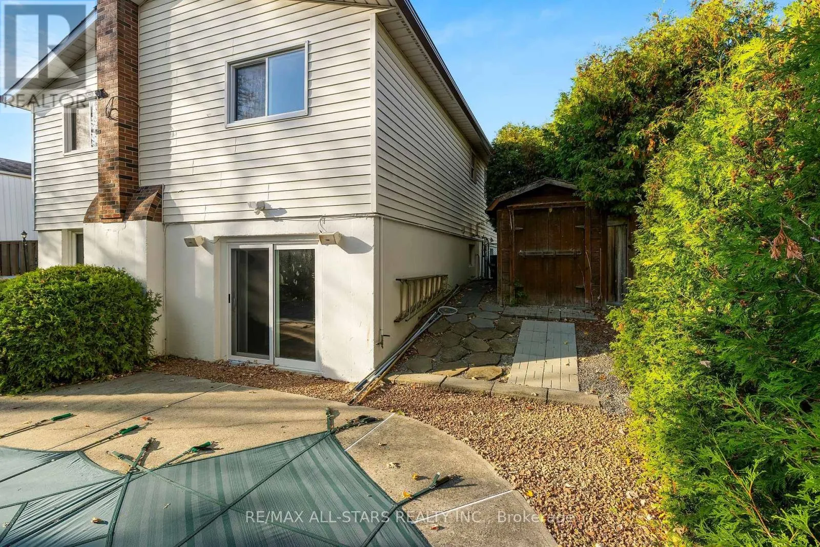 25 CAPTAIN ROLPH BOULEVARD