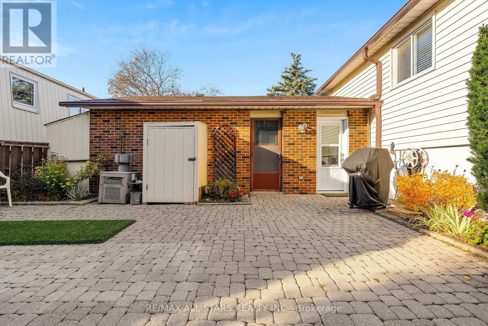 25 CAPTAIN ROLPH BOULEVARD