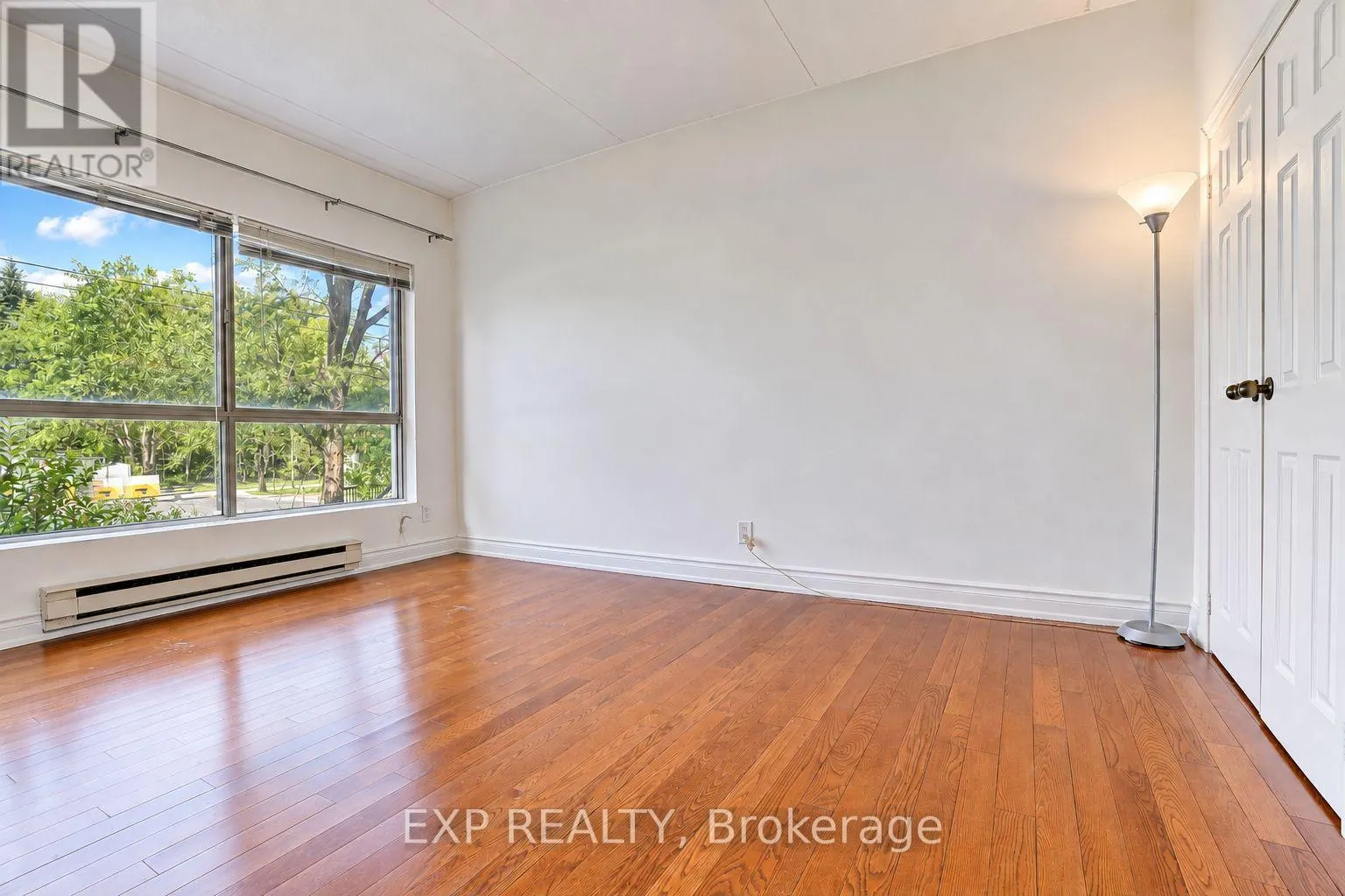 104 - 249 MAJOR MACKENZIE DRIVE E
