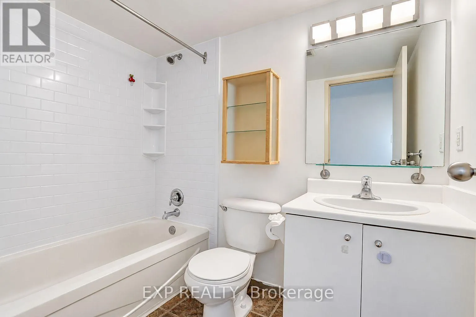 104 - 249 MAJOR MACKENZIE DRIVE E